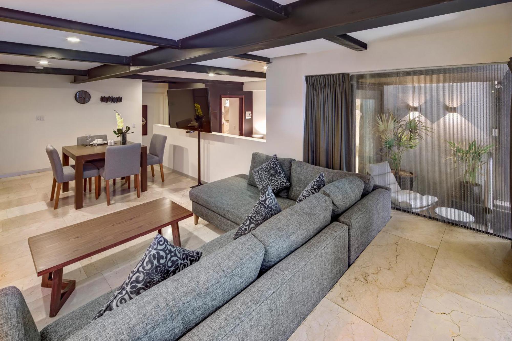 Deluxe Suite,1539575071:JPEG