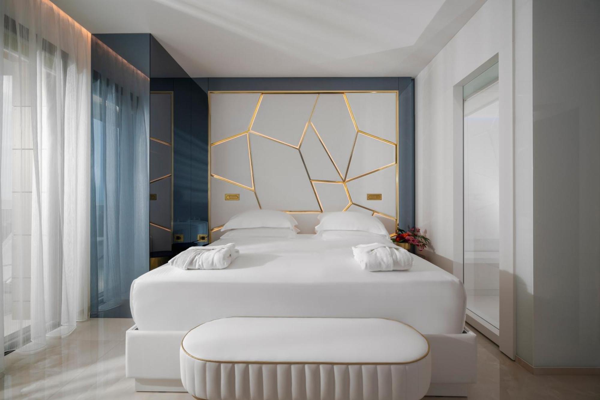 Loft Suite Hammam balcony frontal sea view