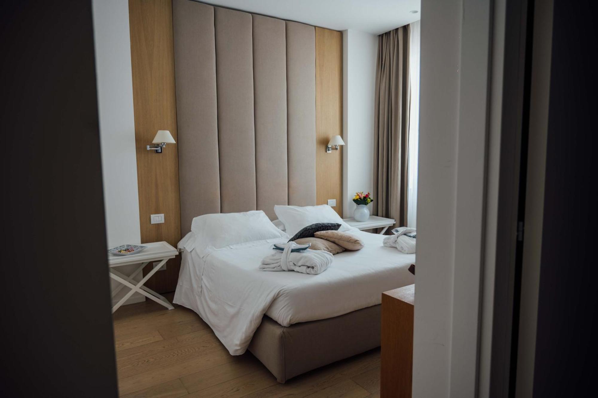 Double Room,587257956:JPEG