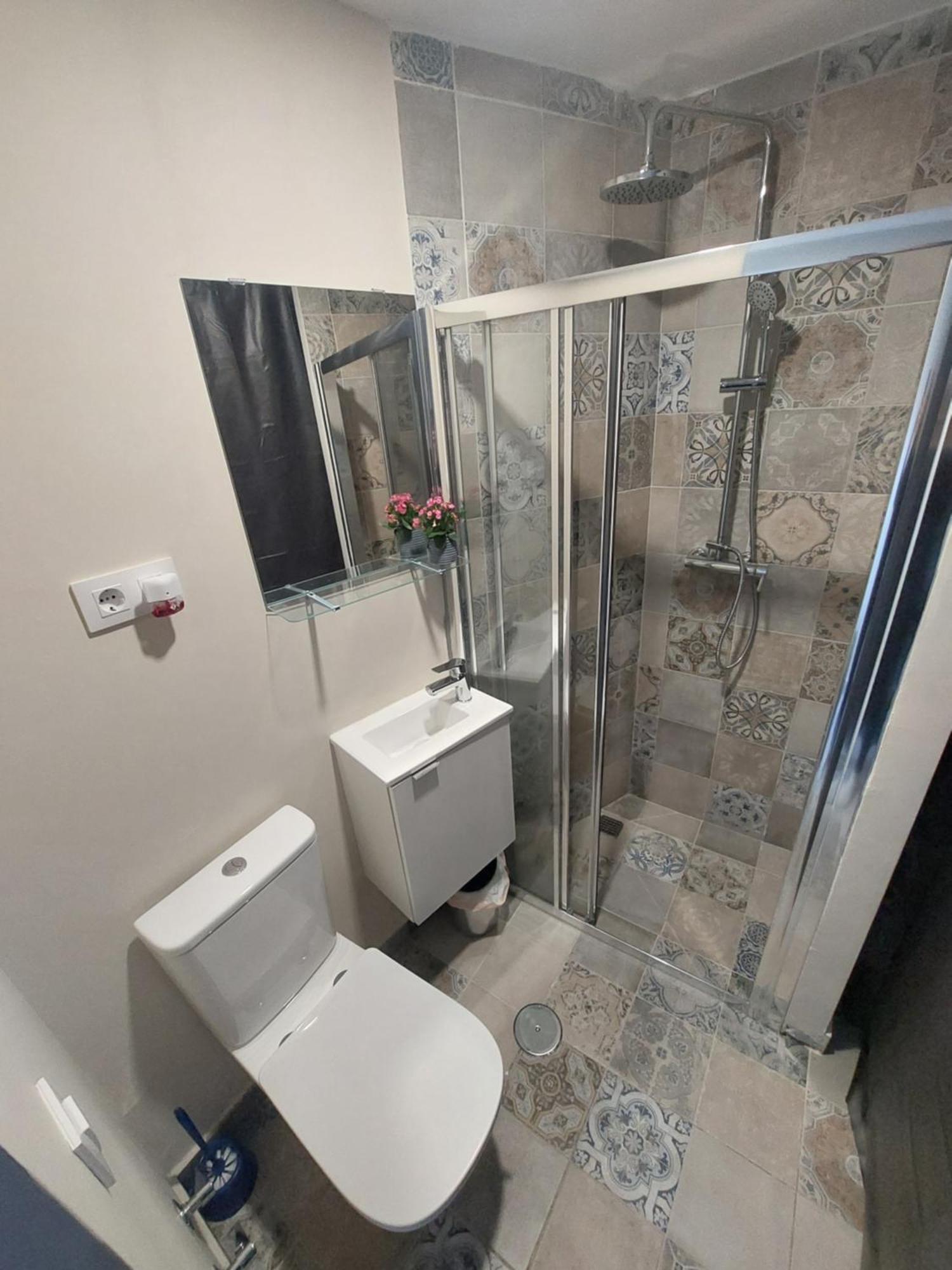 Quadruple Room Private Bathroom,1539876799:JPEG