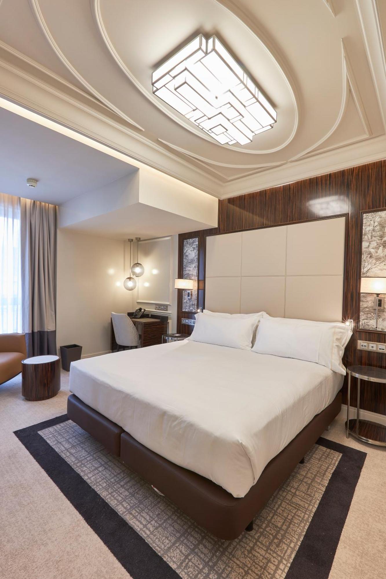 King Guest Room,1540187998:JPEG
