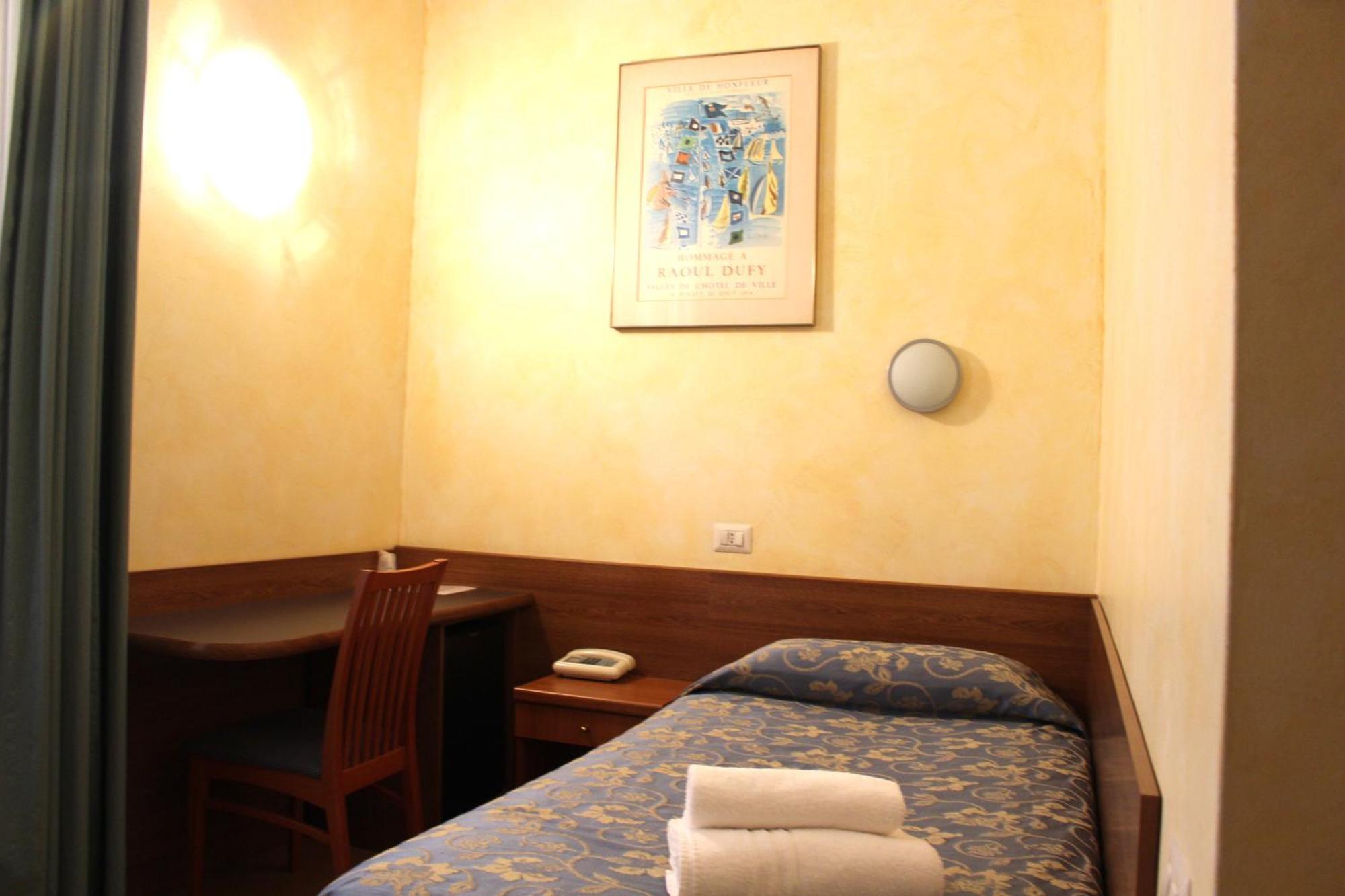 Single Room,1540301746:JPEG