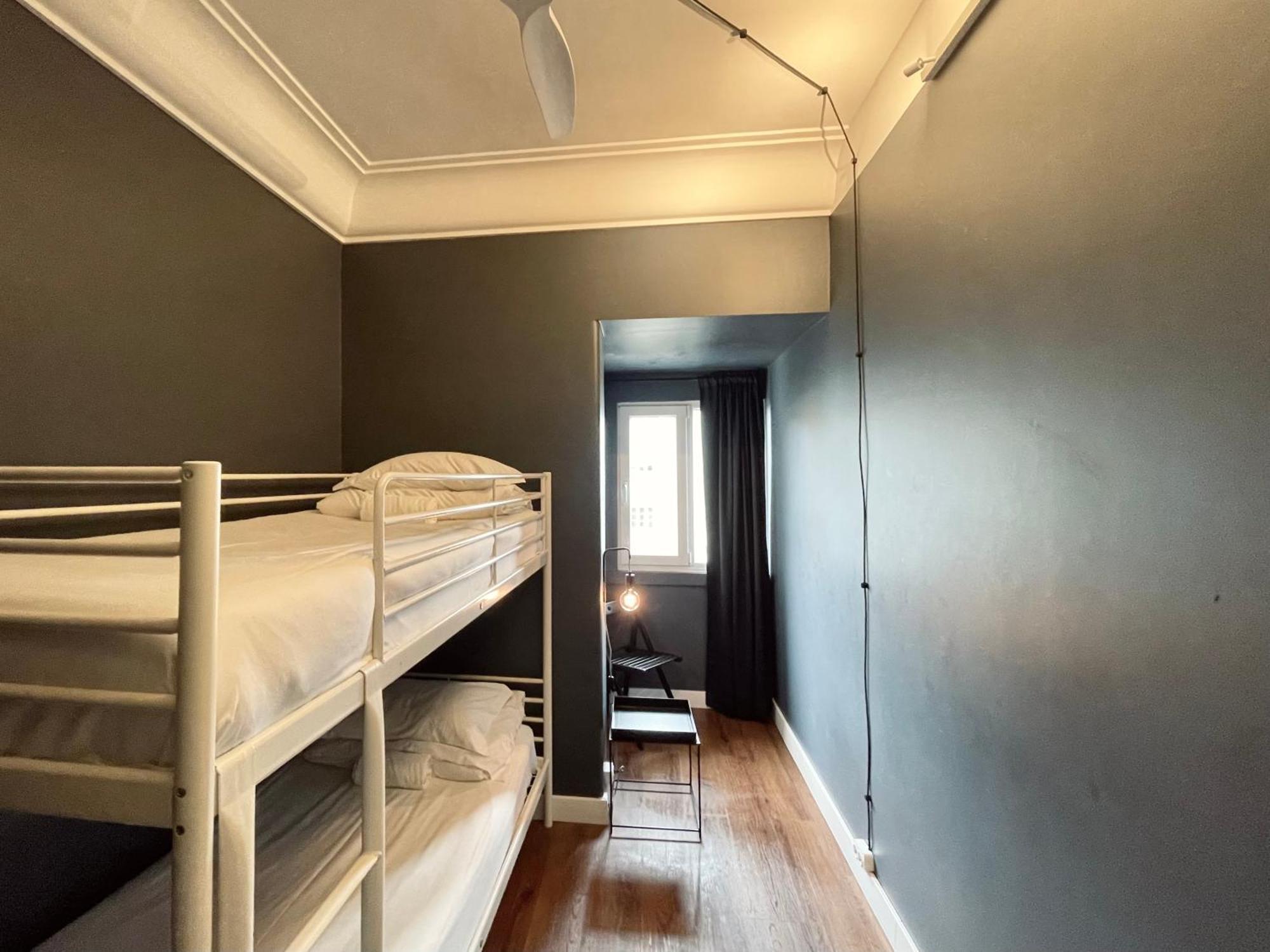 Twin Room,1588237546:JPEG