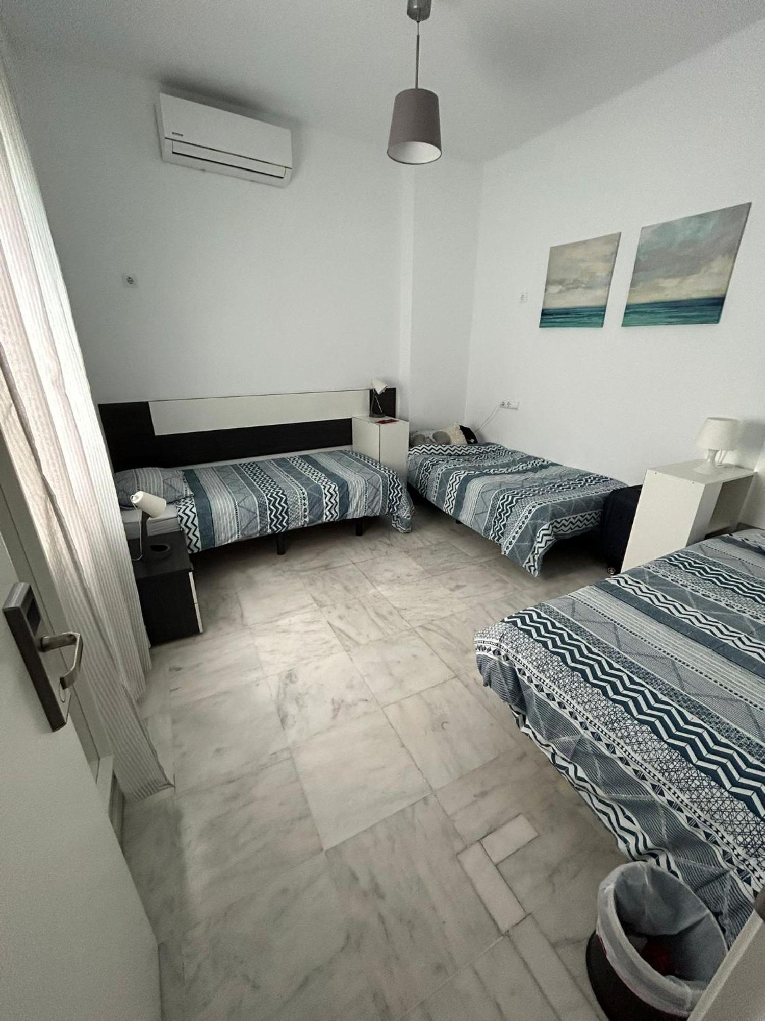 Single Bed in Shared Dormitory Room Mixed of 3 beds,1540627855:JPEG