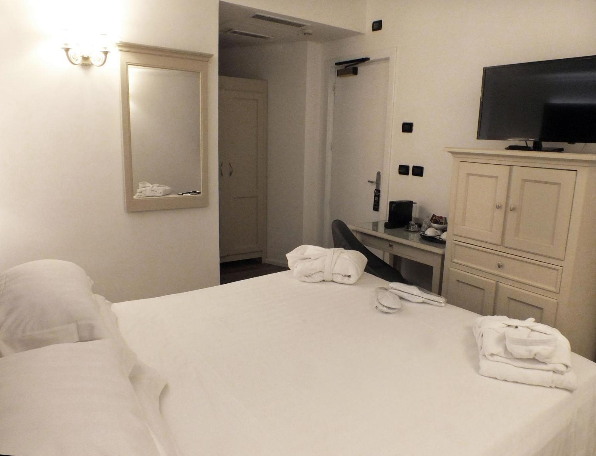 Small Double Classic Room
