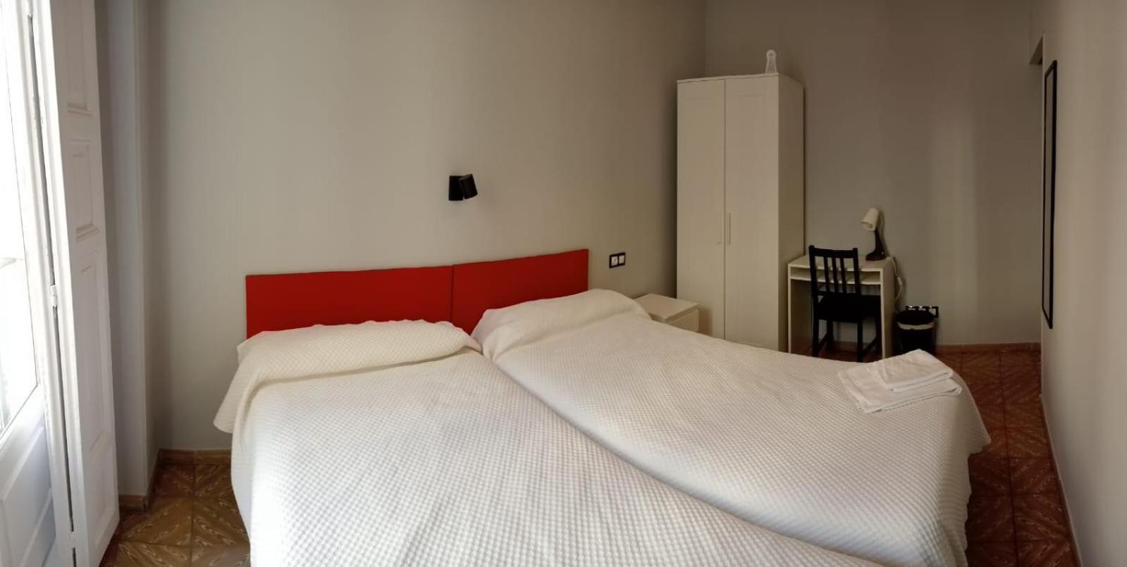 Twin Room,1541286724:JPEG