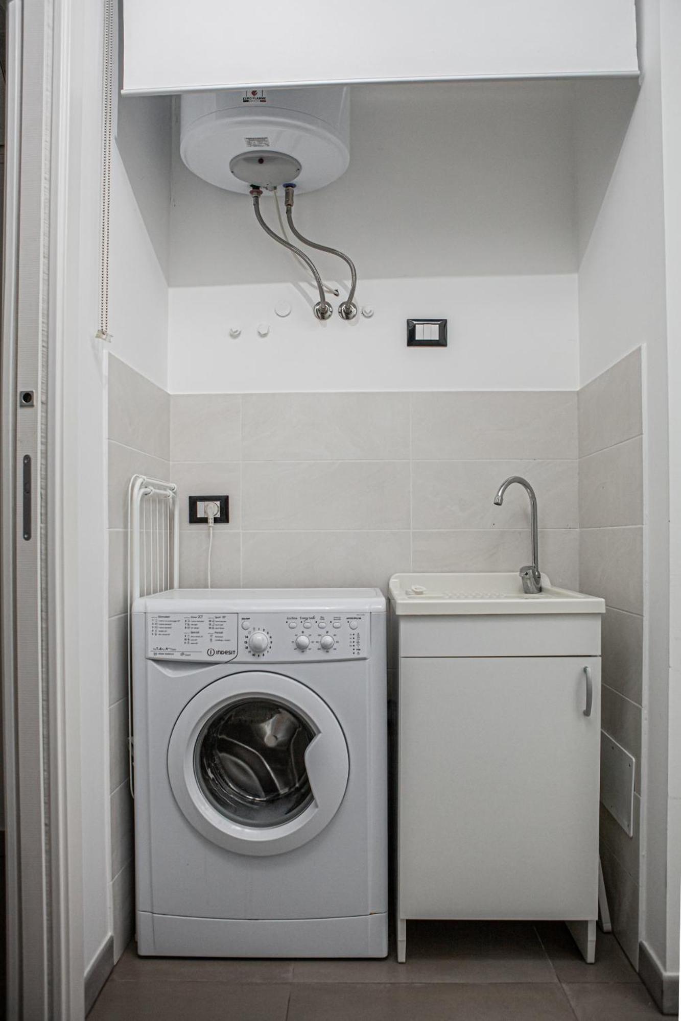 One-Bedroom House,1541367388:JPEG