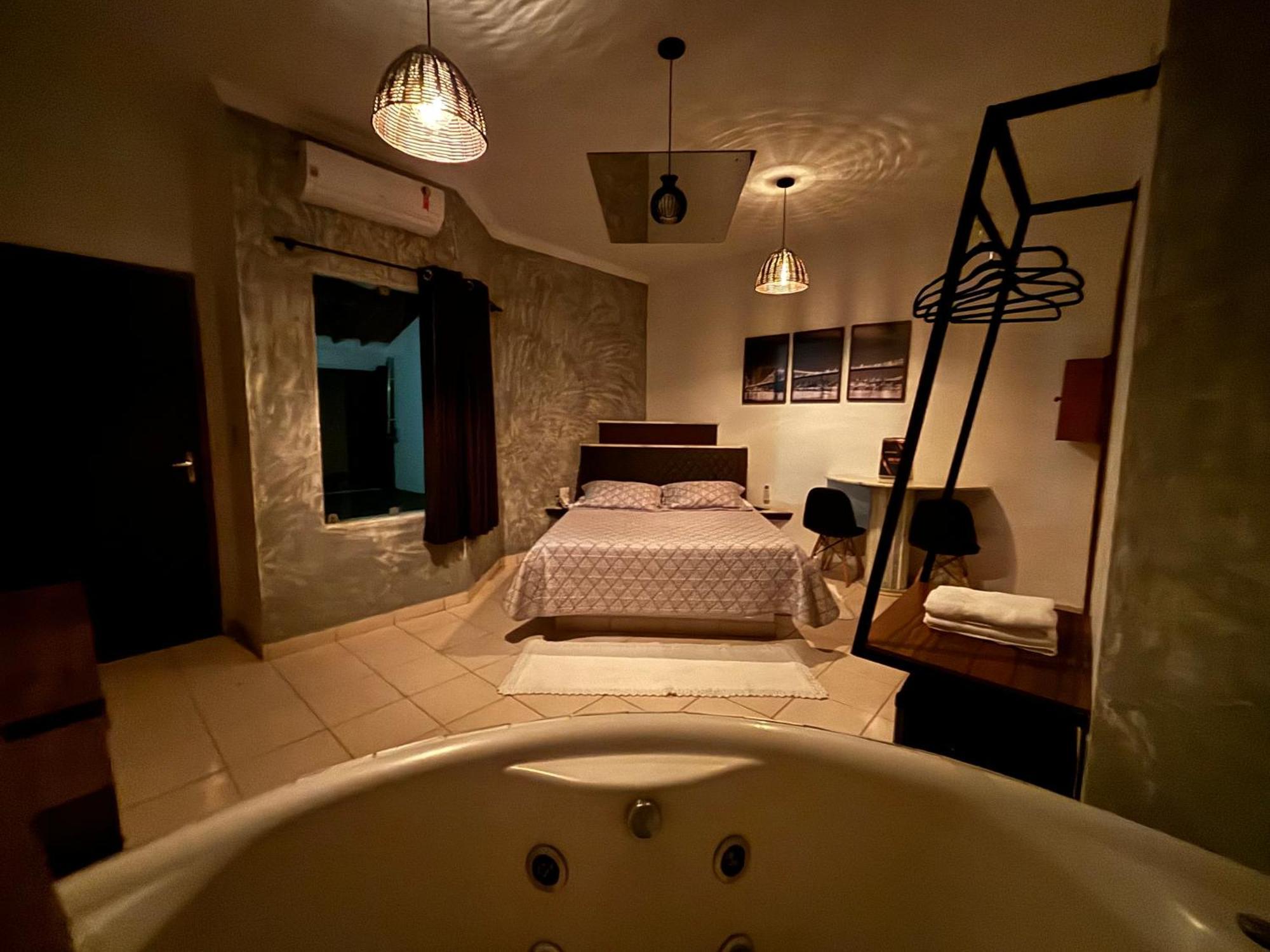 Quarto Duplo com Banheira de Hidromassagem