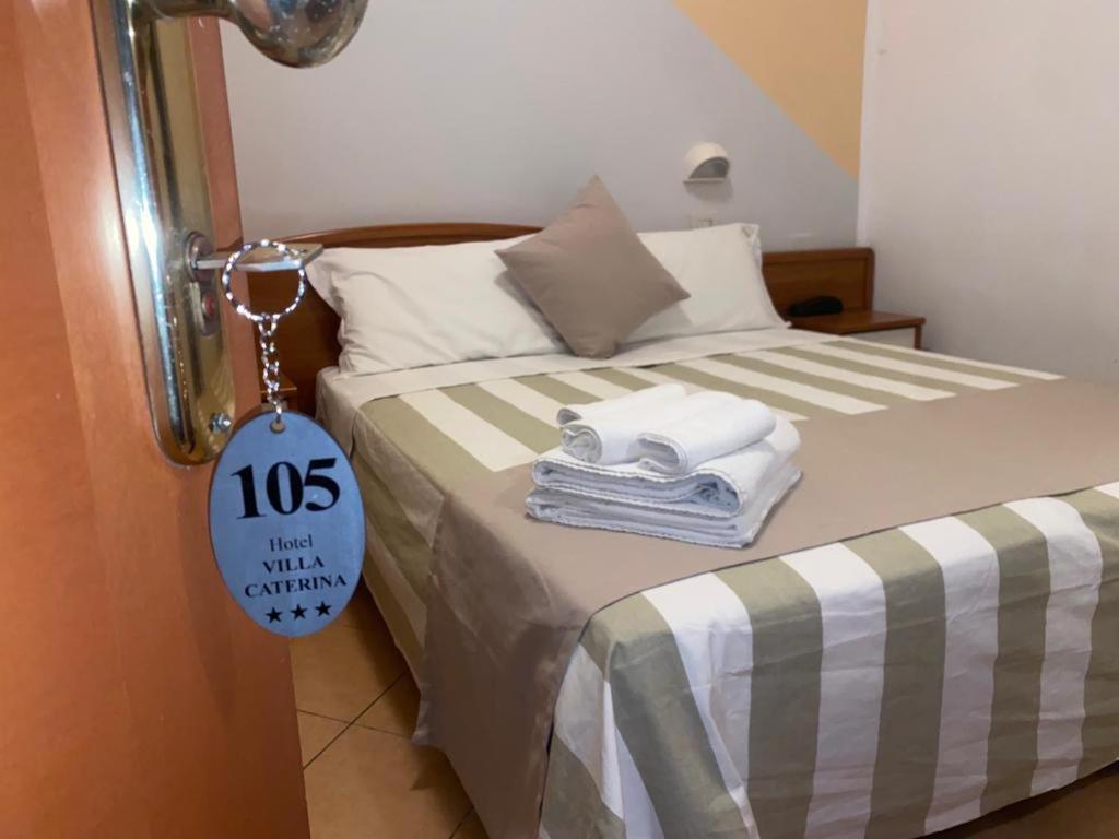 Triple Room Bathroom,1541801266:JPEG