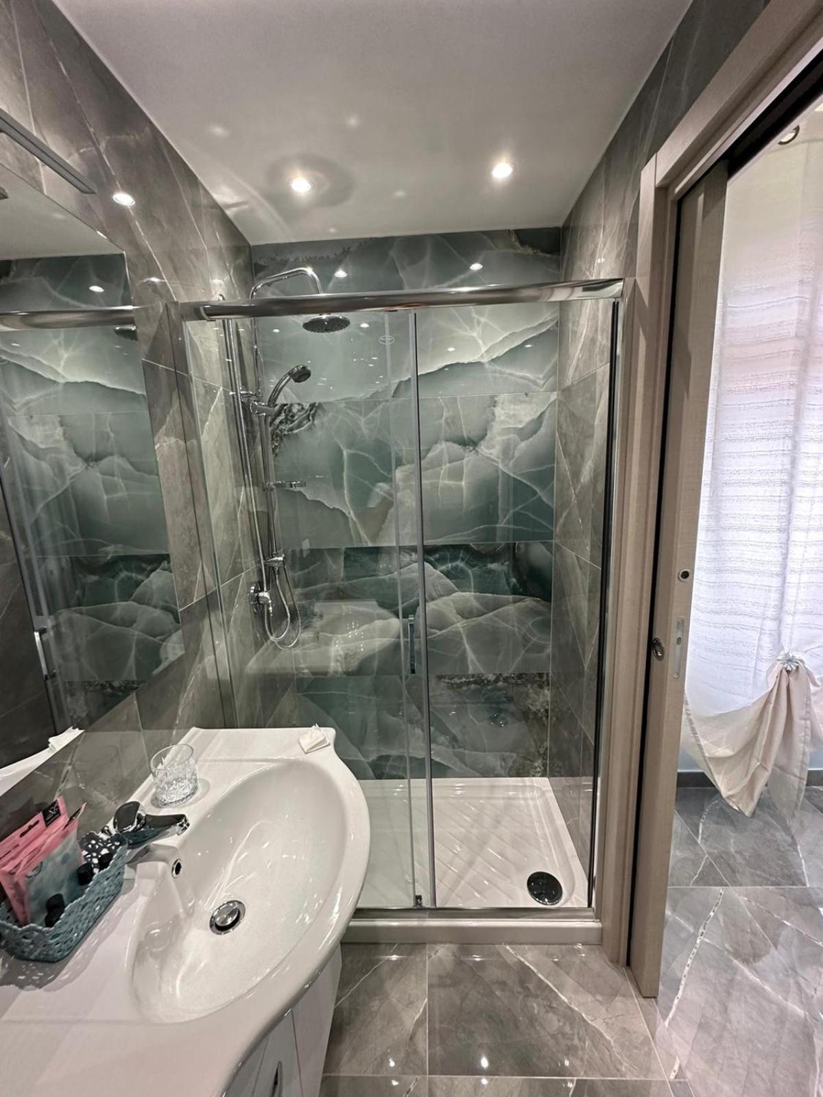 Double Room Private Bathroom,1522902244:JPEG