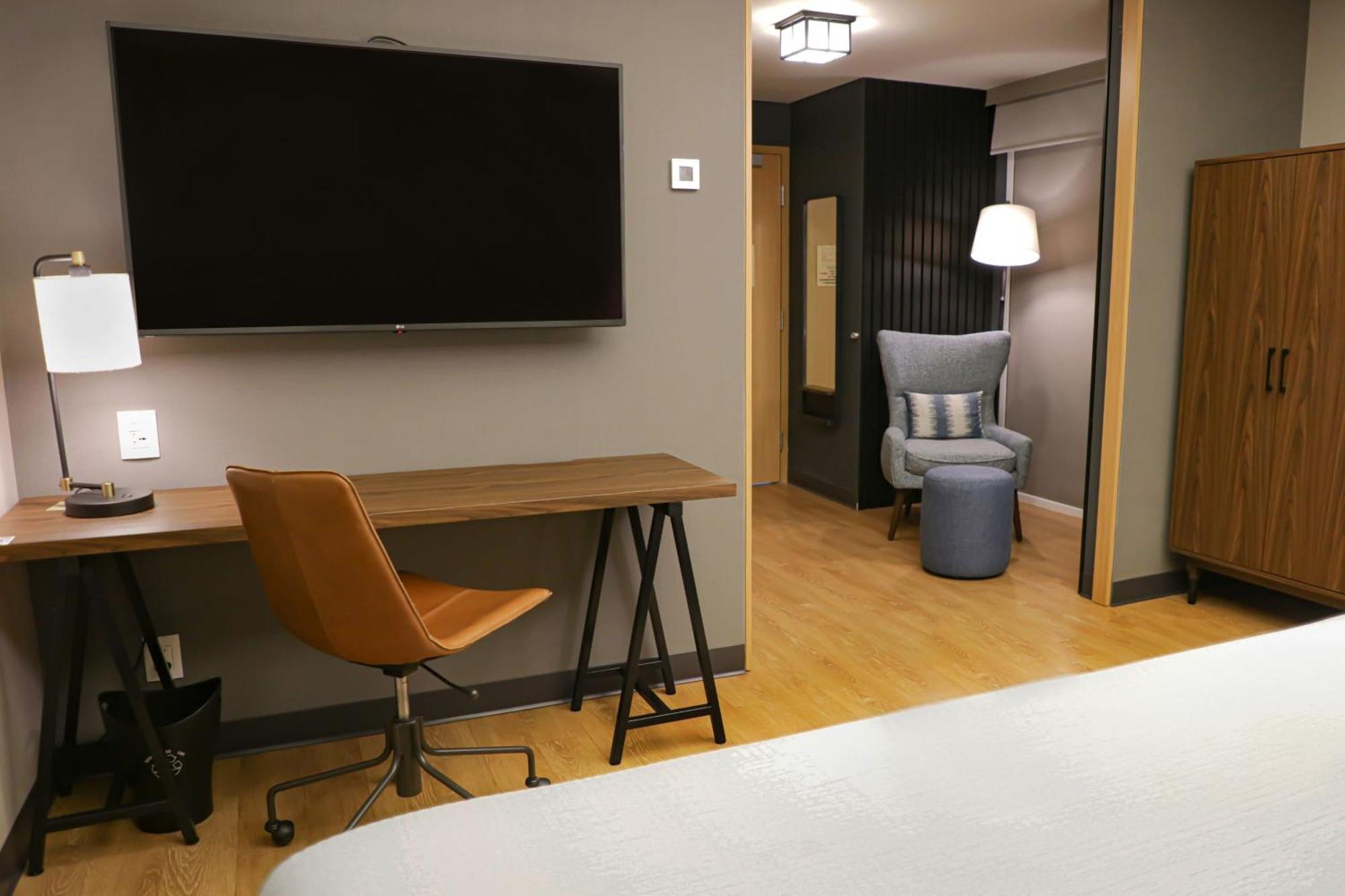 King Room,1376914040:JPEG