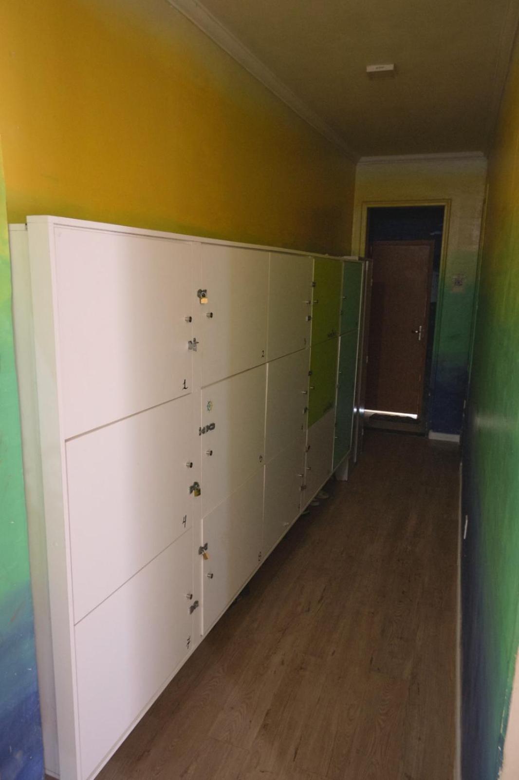Single Bed Mixed Dormitory Room,1593021538:JPEG