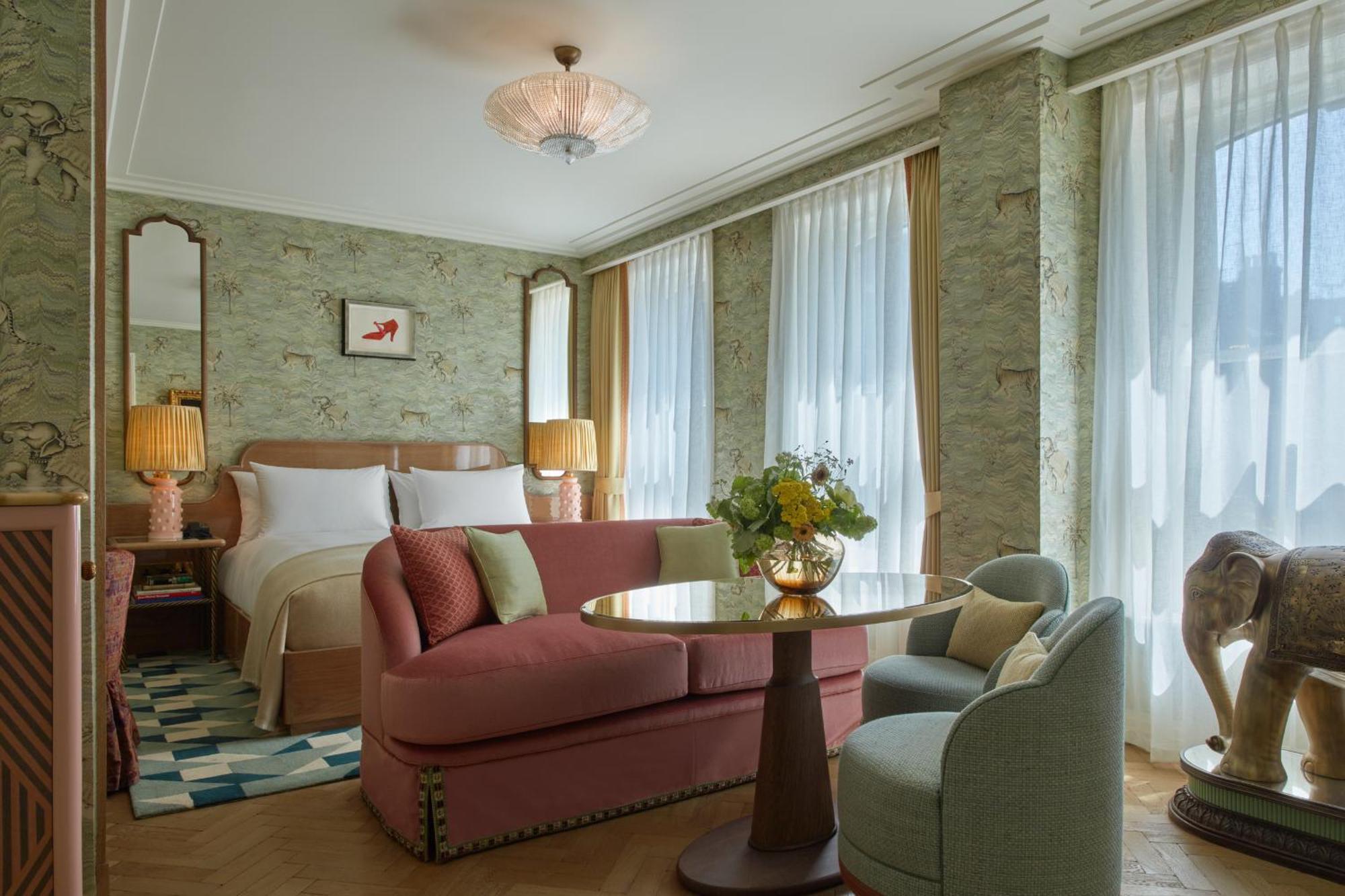 Junior Suite,1543438885:JPEG