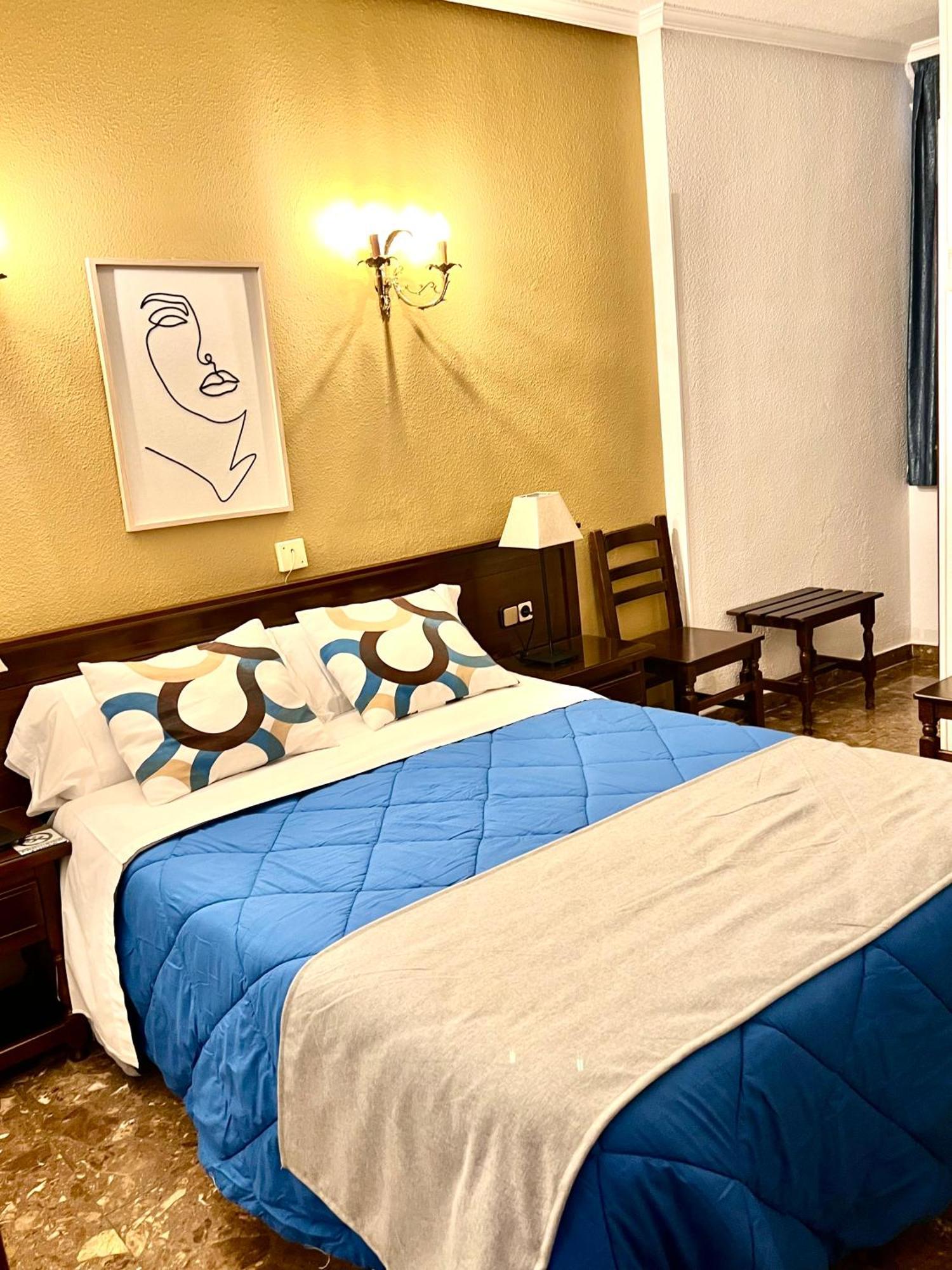 Standard Queen Room,1549616512:JPEG