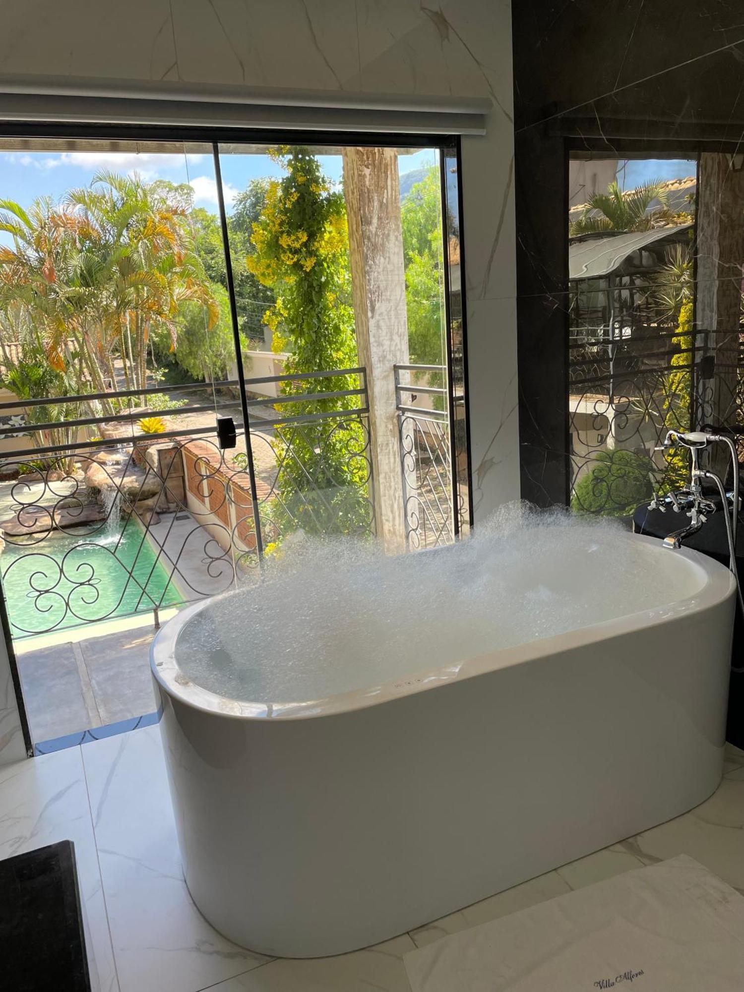 Master Double Room Hot Tub,1543947922:JPEG