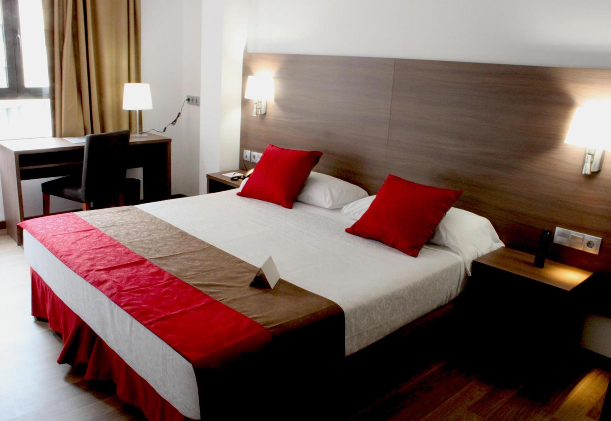 Double or Twin Room,1544097568:JPEG
