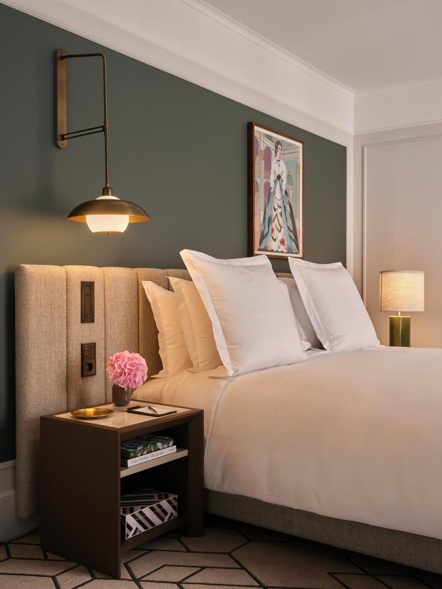 Grand Premier Room King,1544487991:JPEG