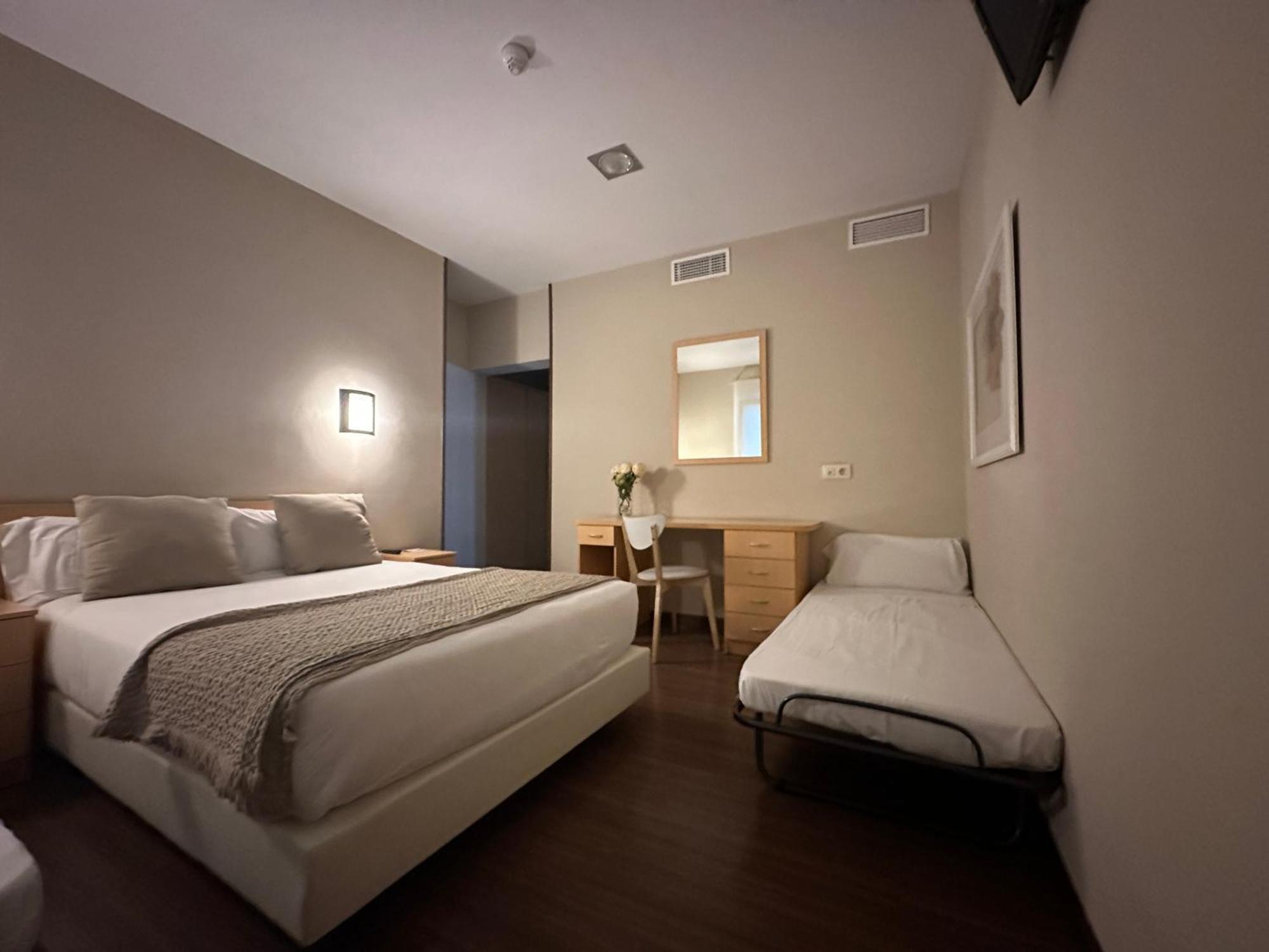 Double Room Extra Bed,829653101:JPEG