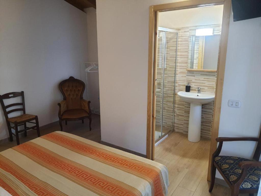 Double Room Private Bathroom,1545464215:JPEG