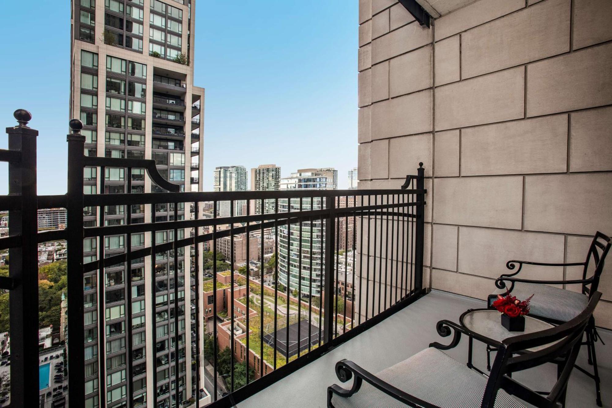 Gold Coast Terrace King Suite