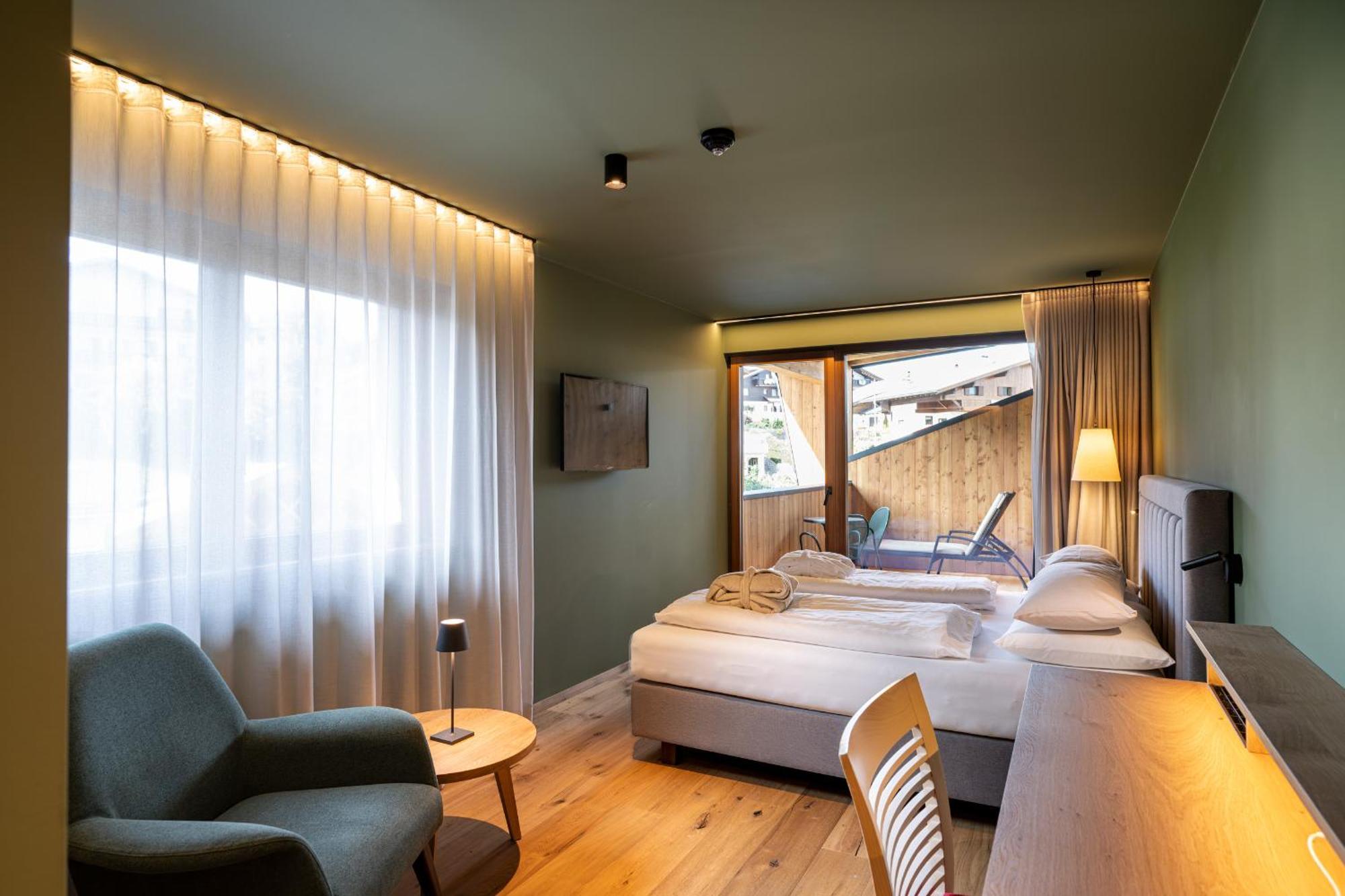 Classic Double Room Balcony,1546513510:JPEG