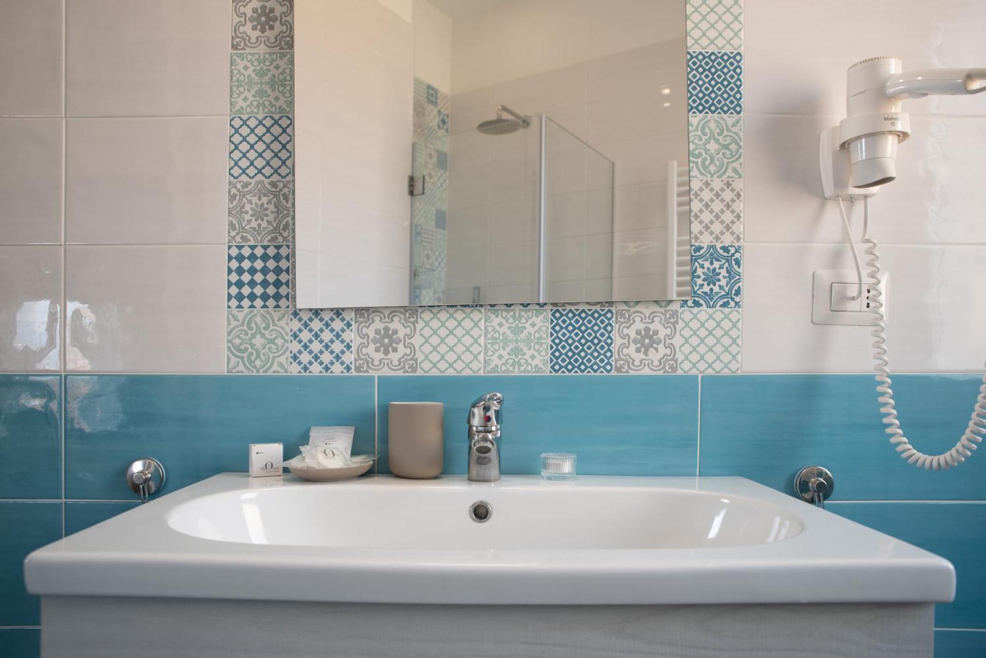 Double Room with Private External Bathroom with Vesuvio View,1546812949:JPEG