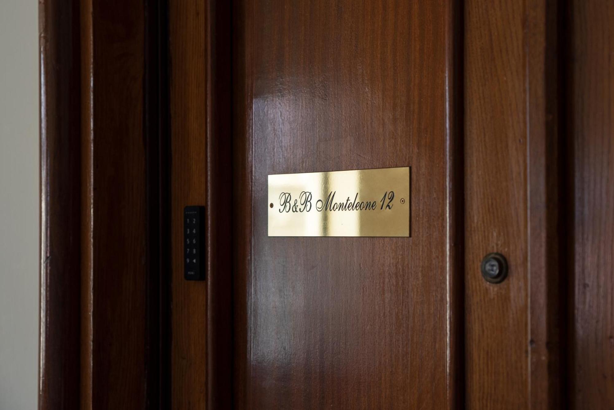 Double Room with Private External Bathroom,1546812982:JPEG