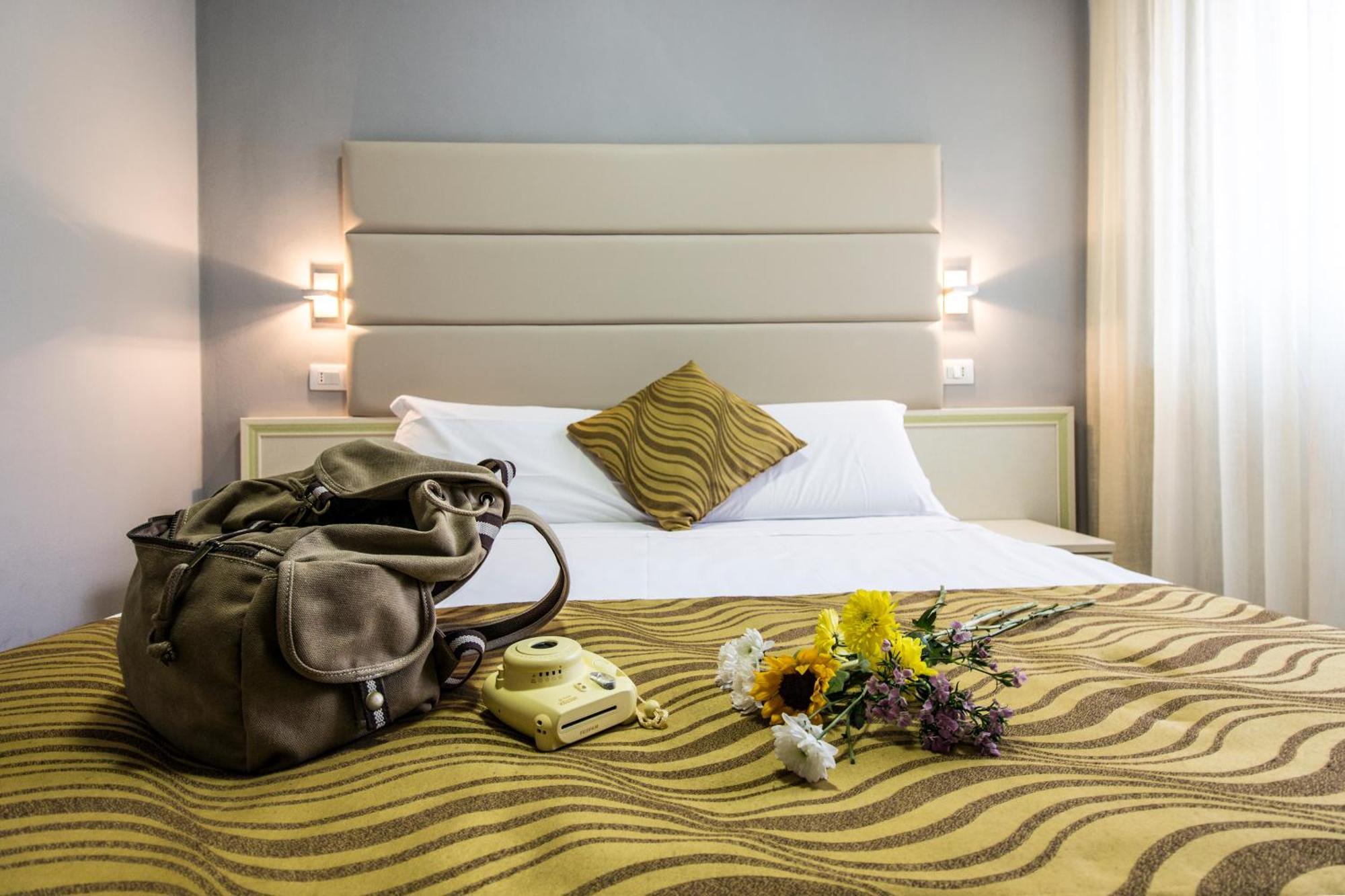 Small Double Room,1615384524:JPEG