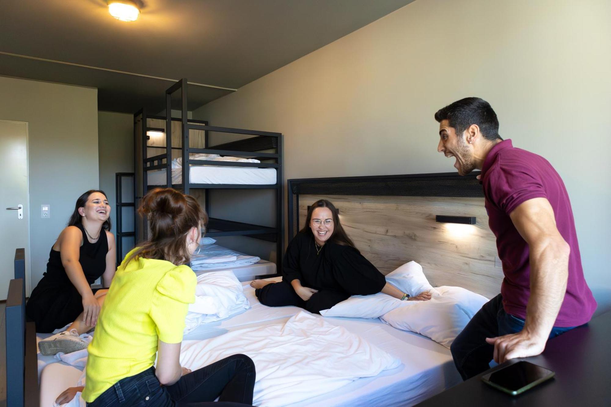 Quadruple Room,1397186624:JPEG