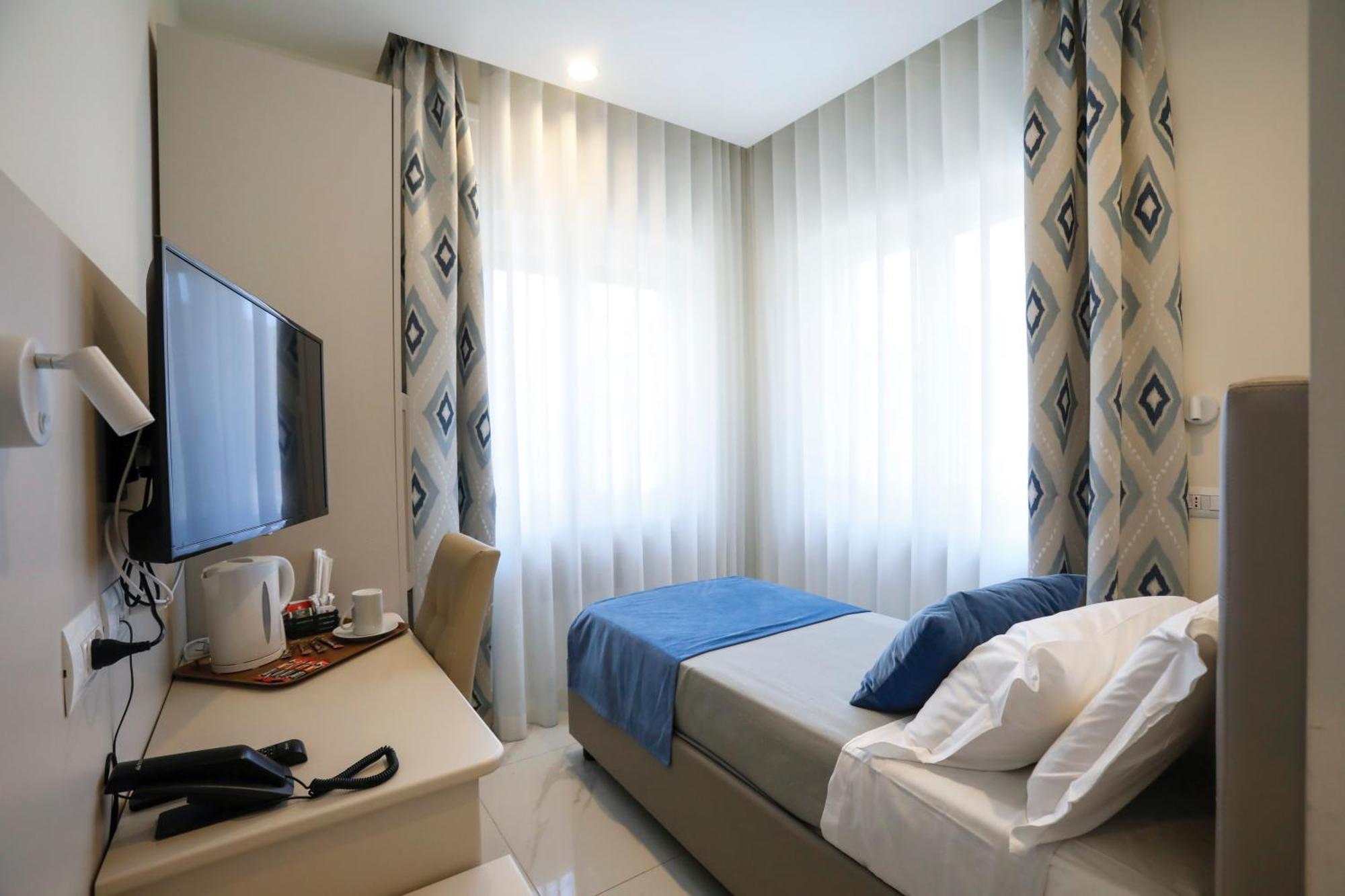 Small Single Room,1547960923:JPEG