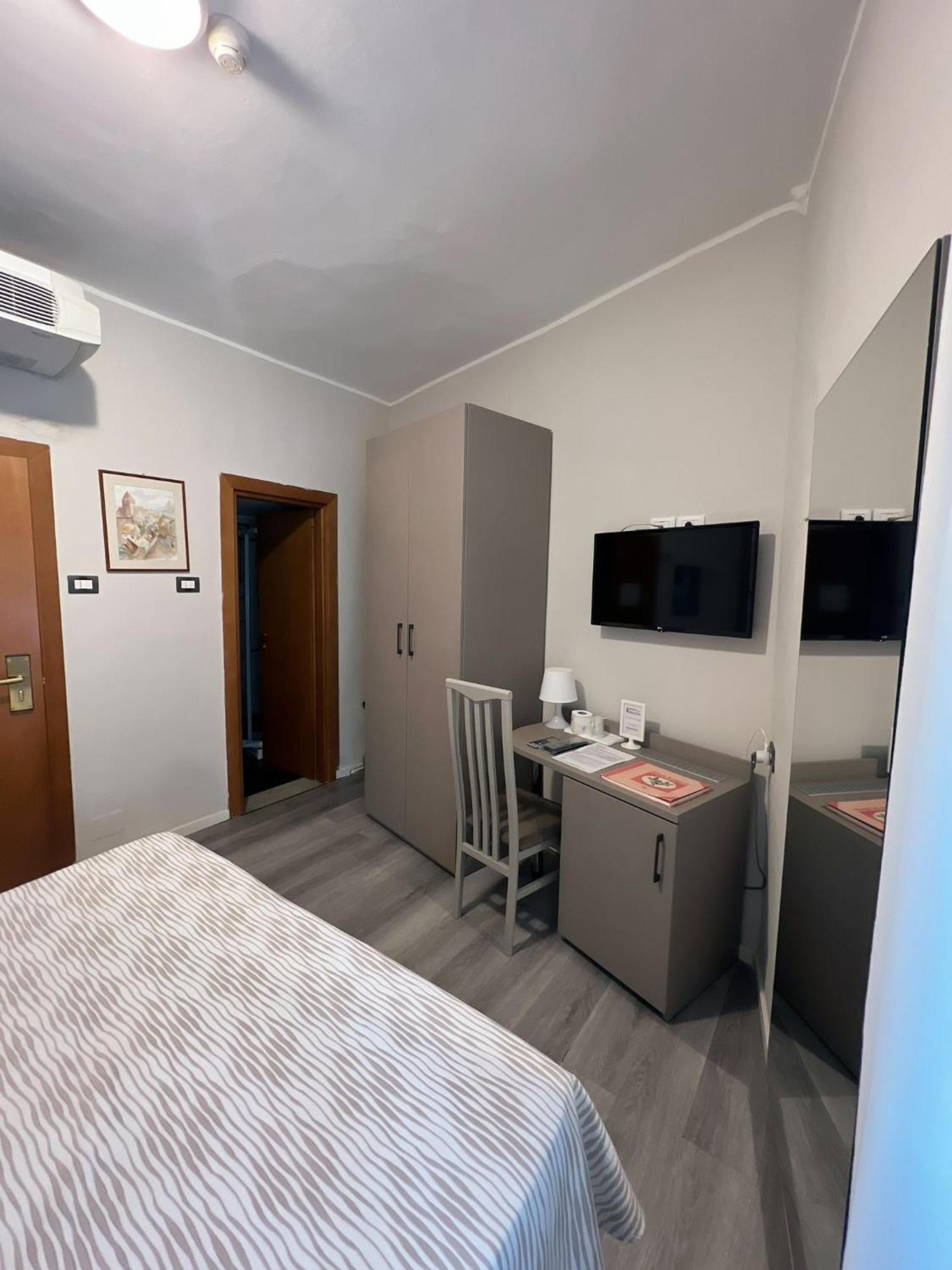 Single Room,1548039238:JPEG