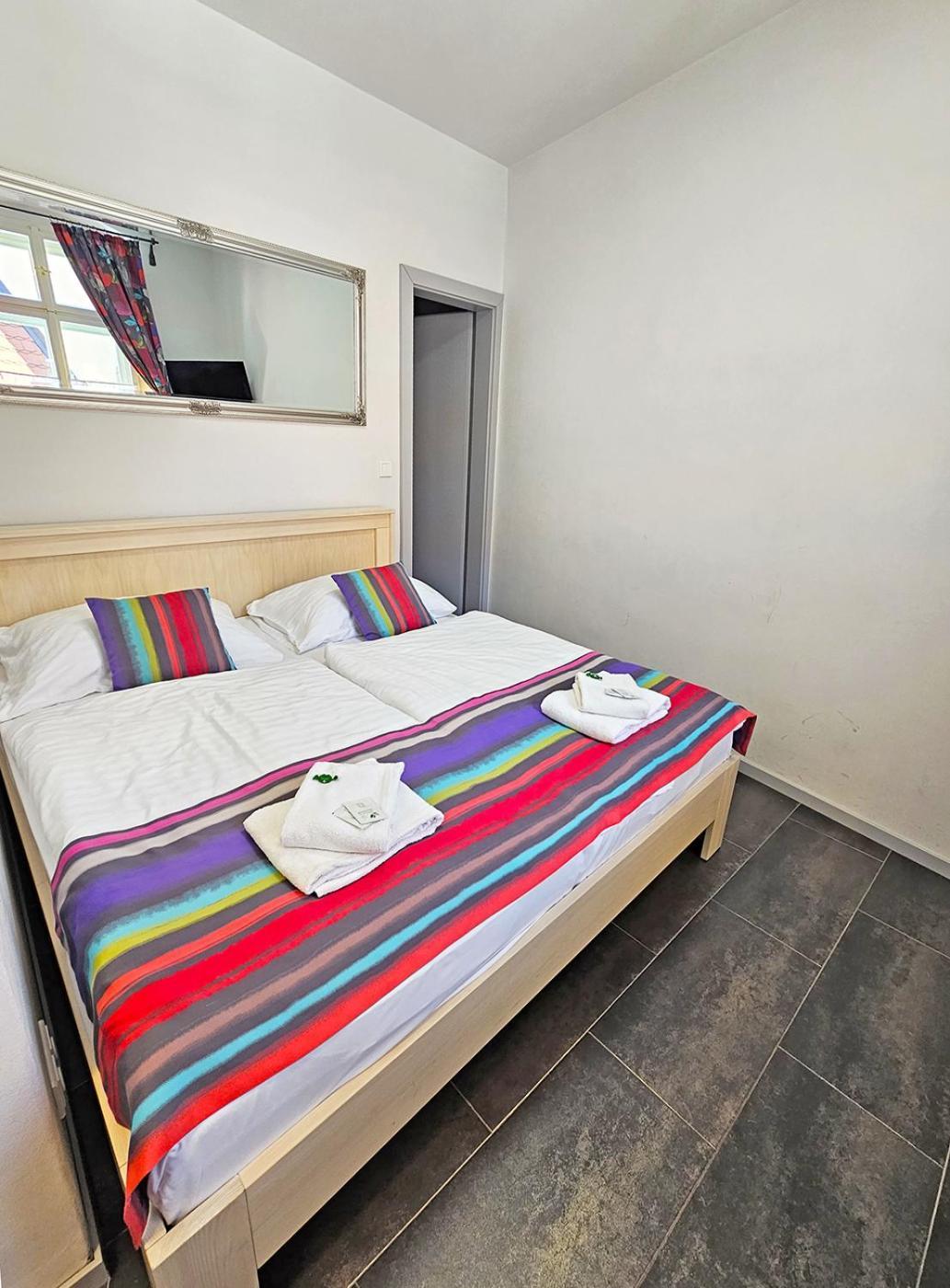 Small Double Room,1548171955:JPEG