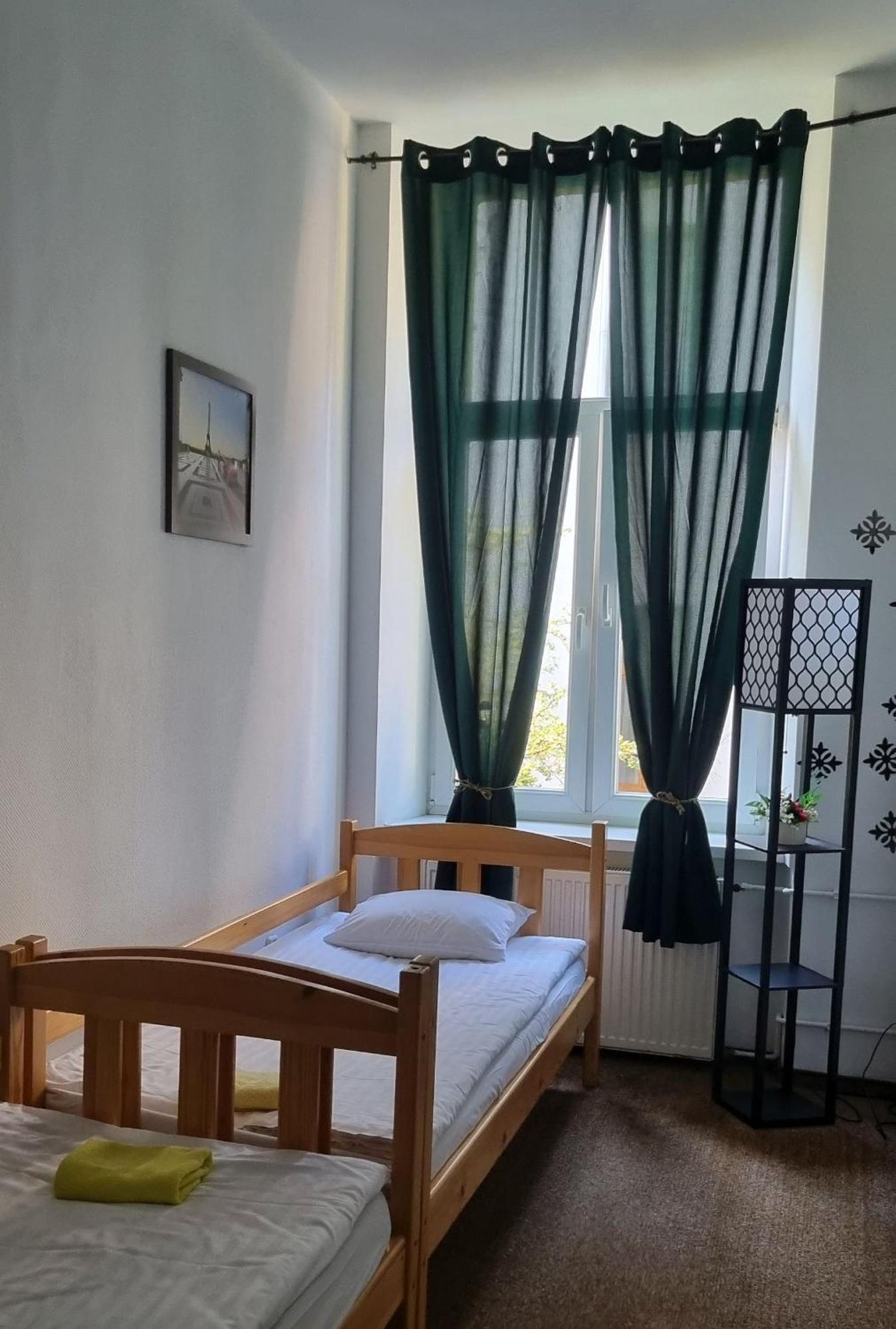 Twin Room,1548673573:JPEG