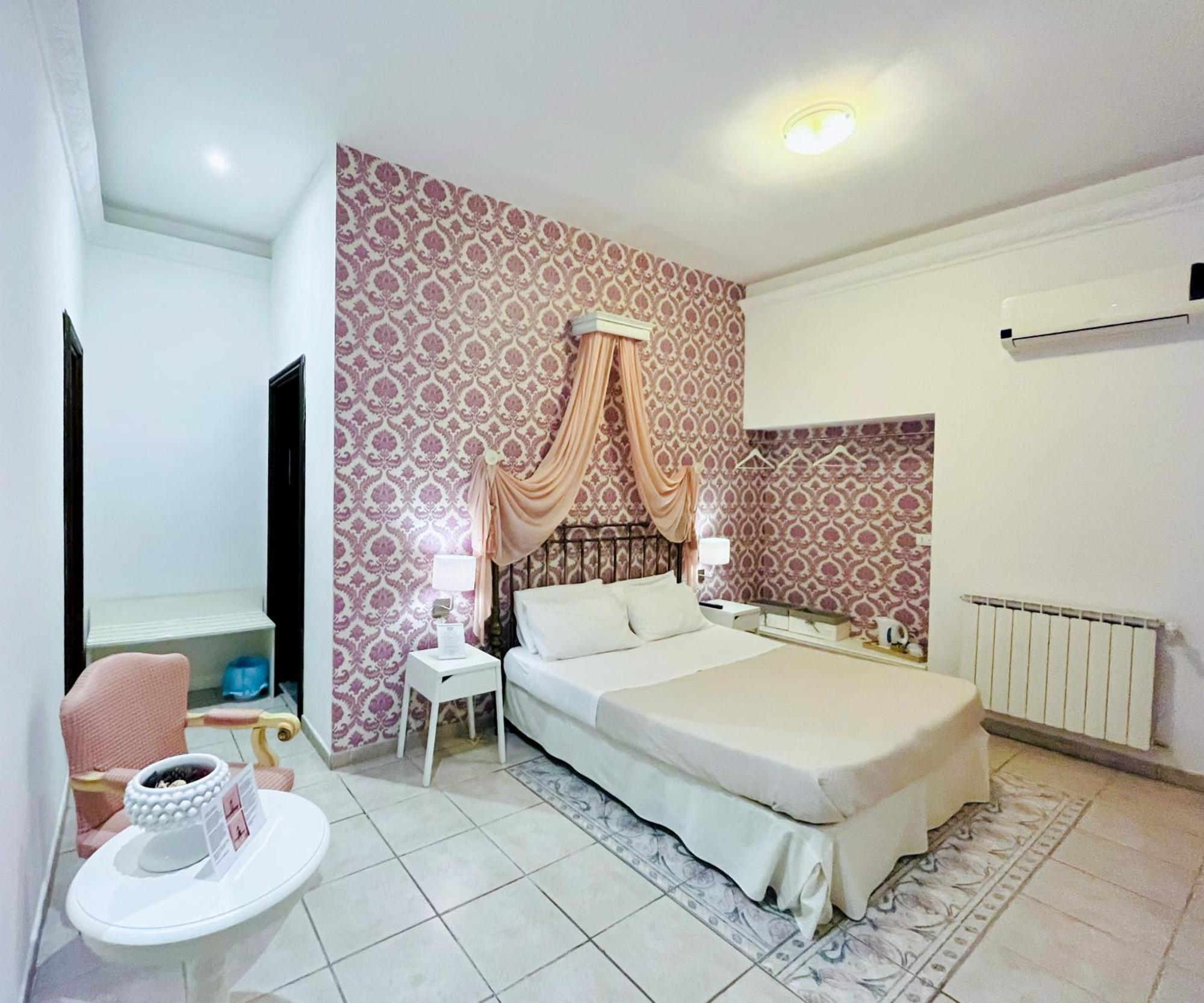 Superior King Room,1549261054:JPEG