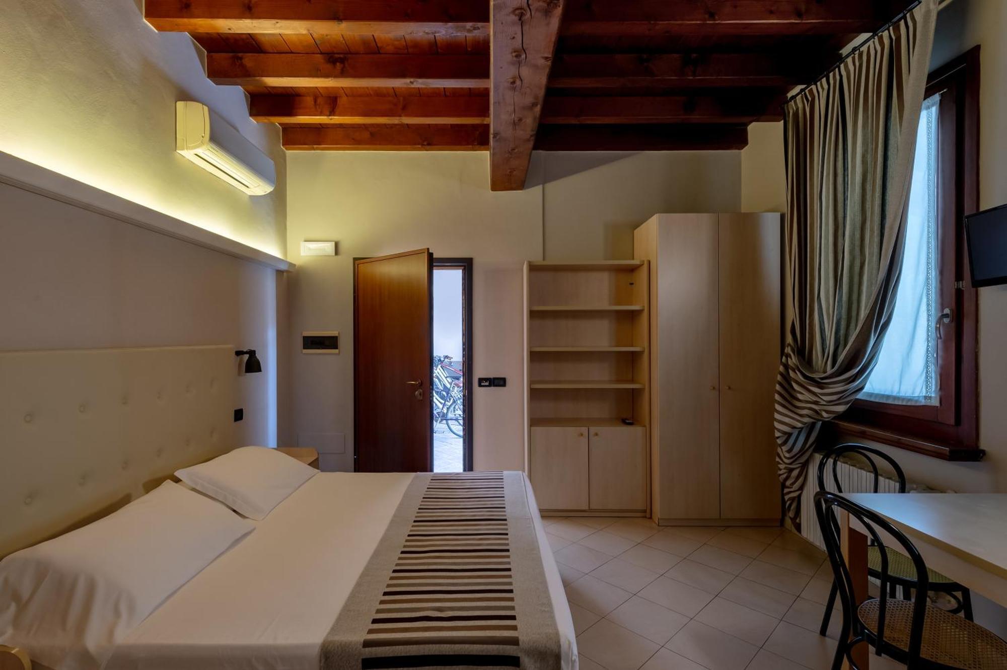 Quadruple Room,1549447021:JPEG