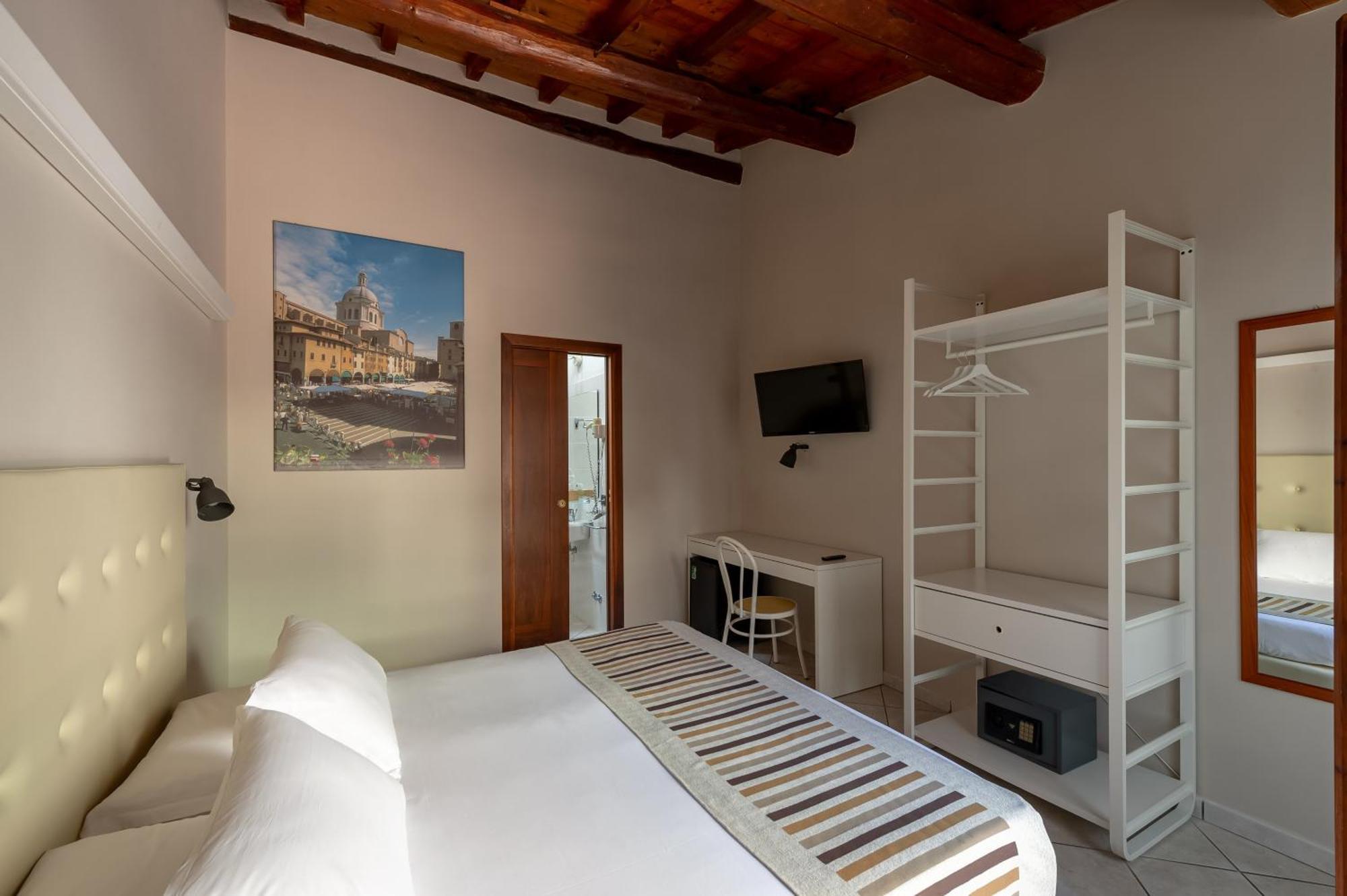 Double or Twin Room,1549447654:JPEG