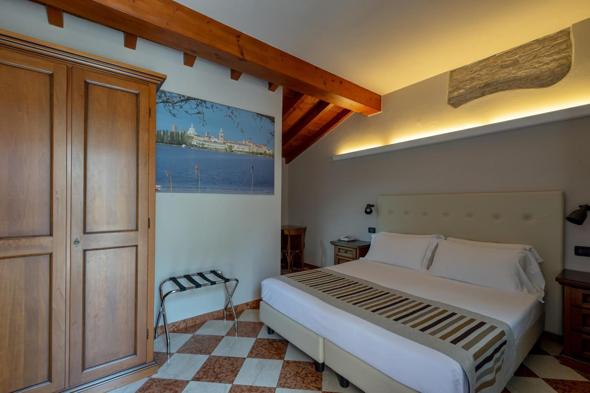 Double or Twin Room,1548765775:JPEG
