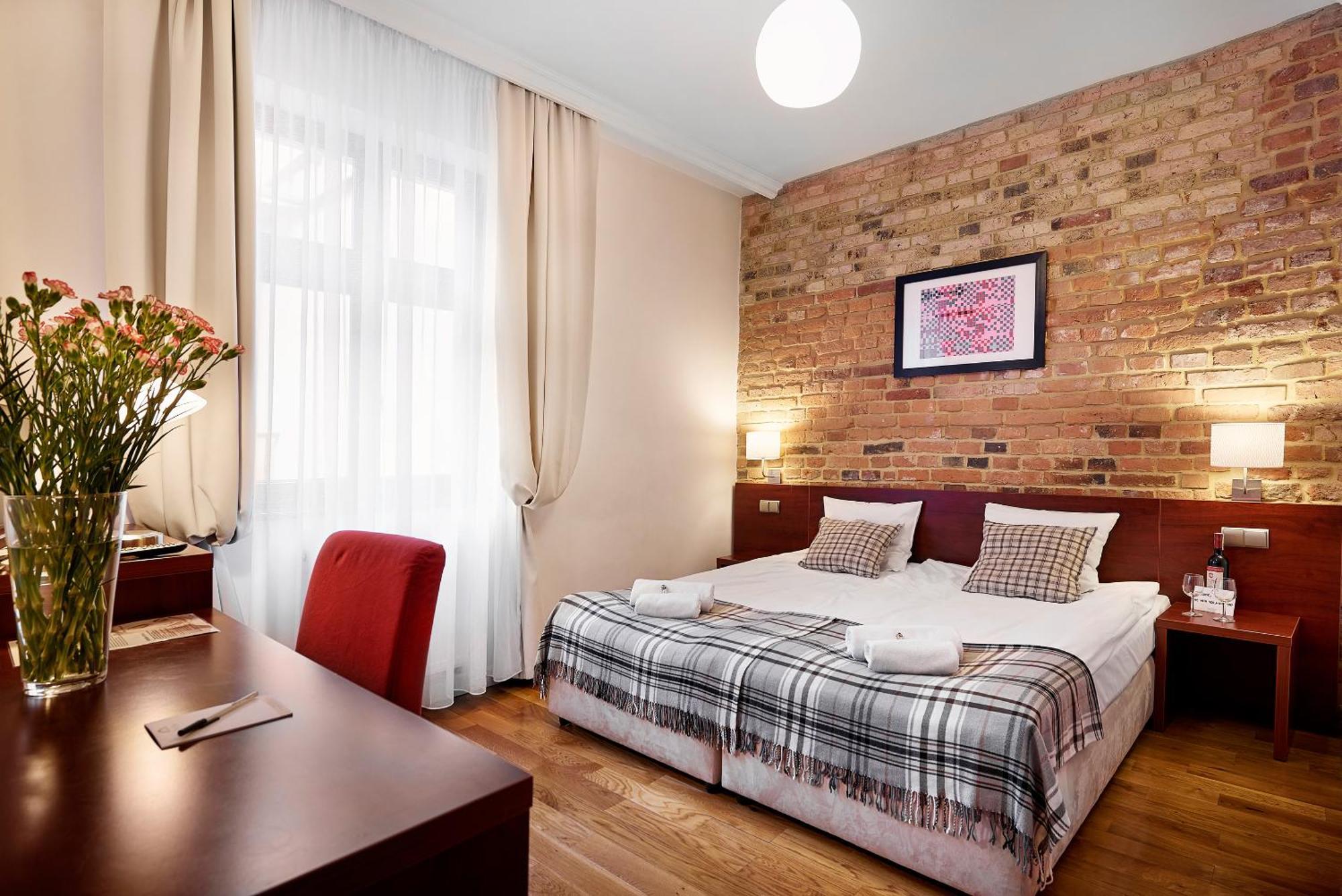 Deluxe Double Room,1549688941:JPEG