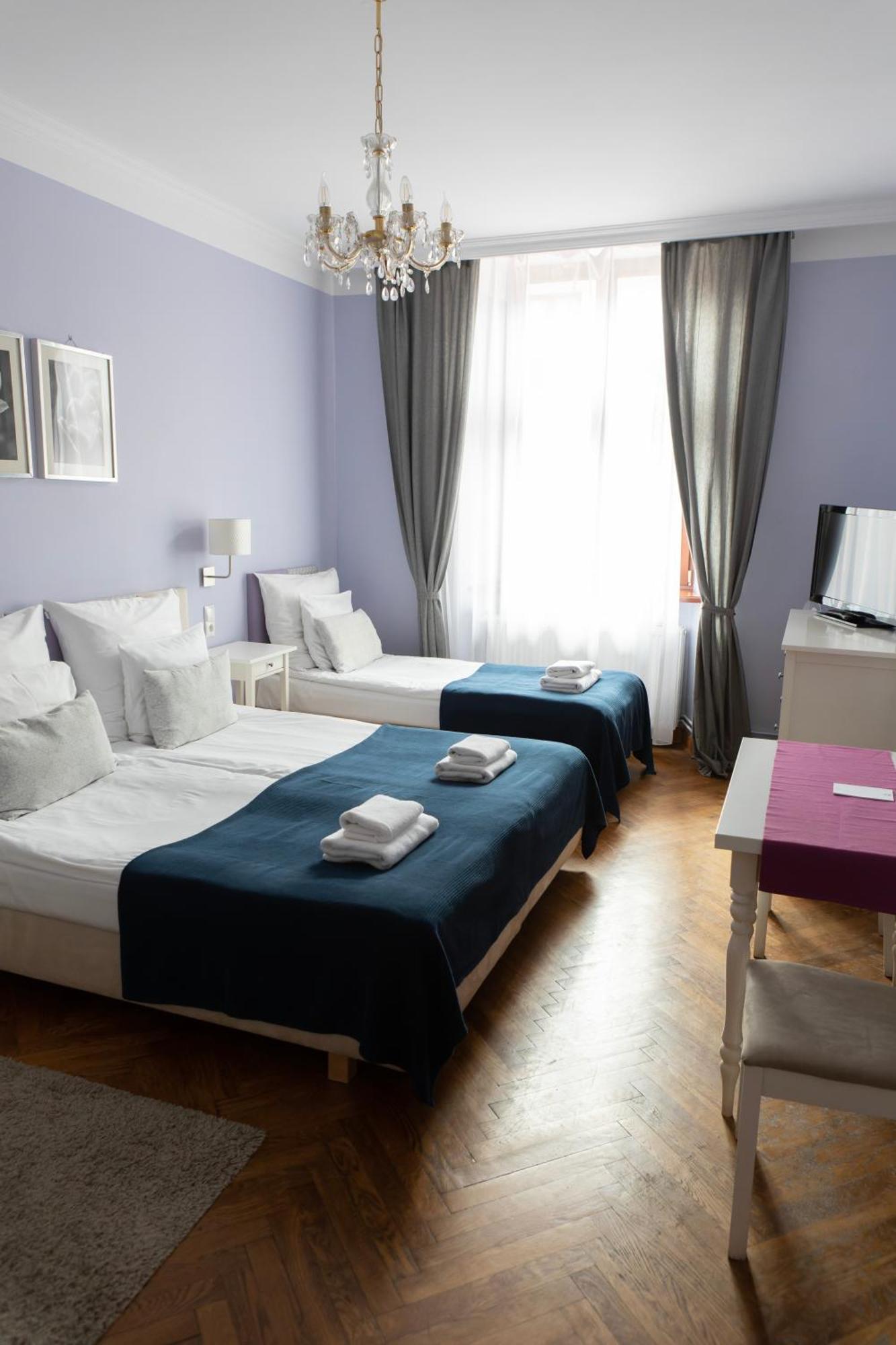 Triple Room,1549689736:JPEG