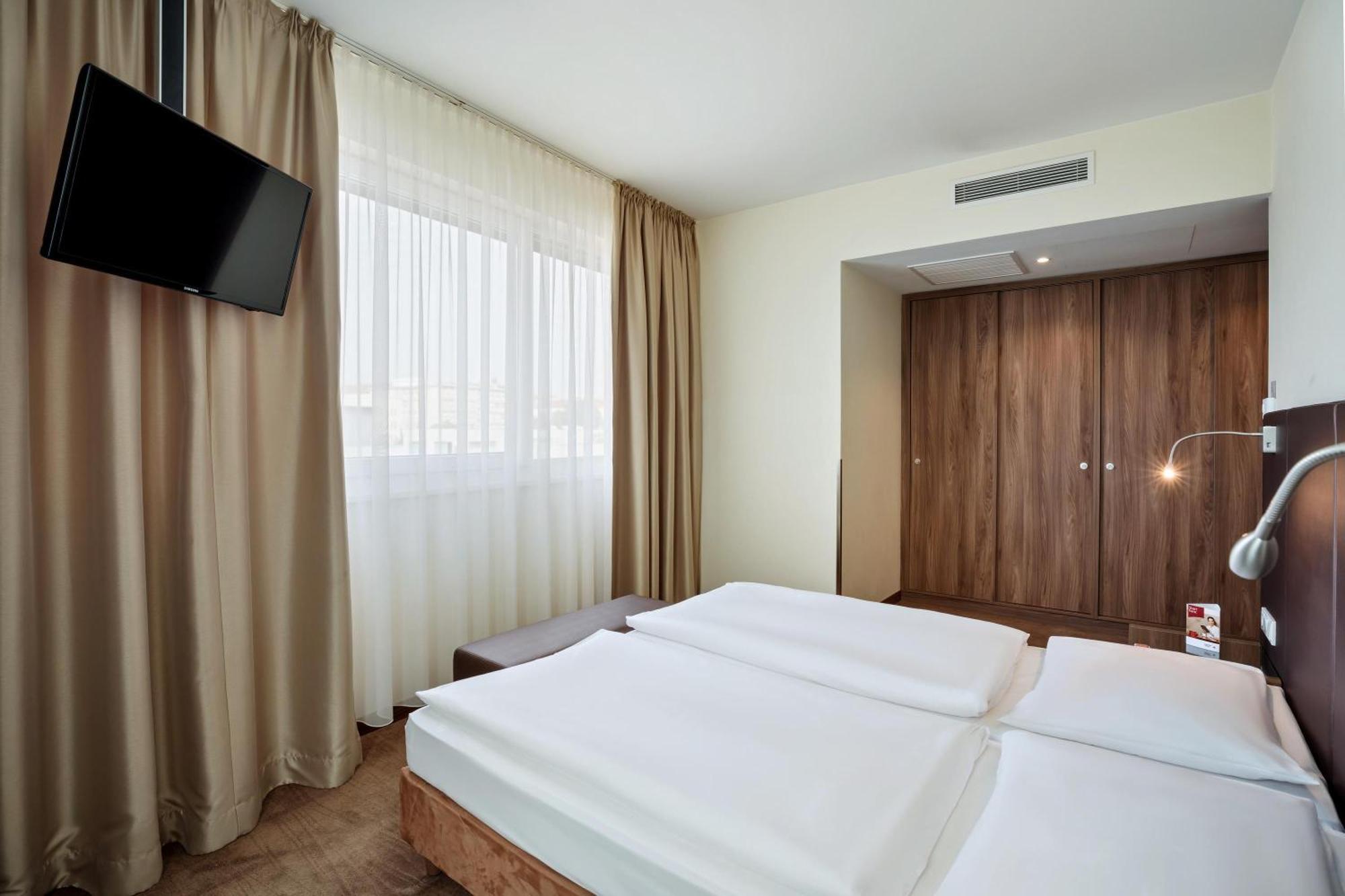 Junior Suite,1549758259:JPEG
