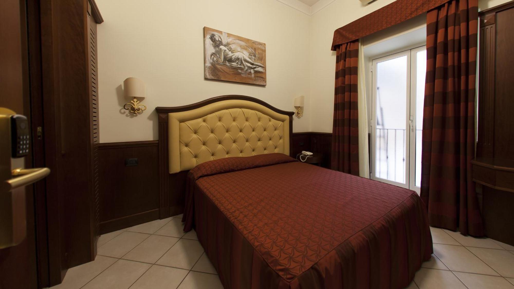 Single Room,643727490:JPEG