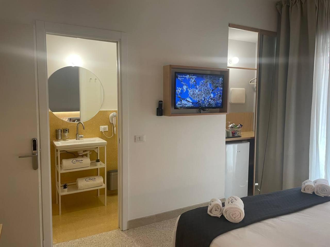 Deluxe Double Room Balcony Sea View,1668132168:JPEG