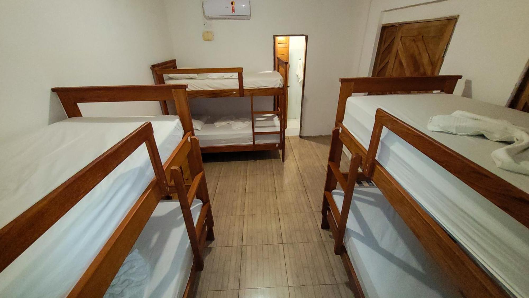 Cama em Dormitório com 8 Camas