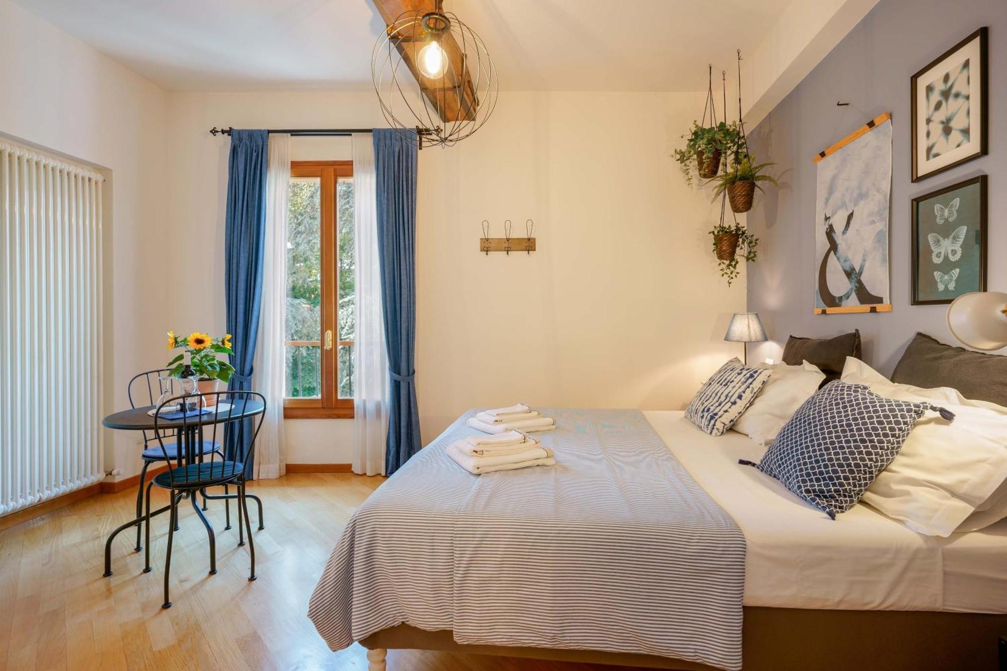 Double Room Private Bathroom