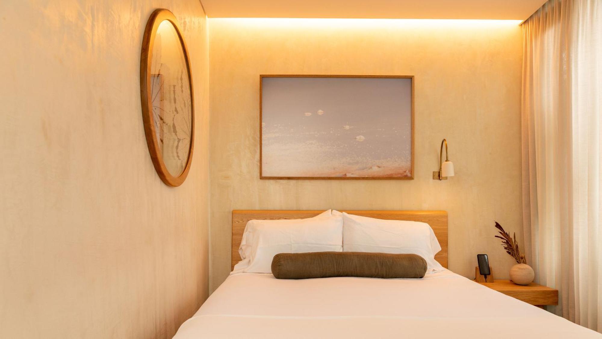 Standard Queen Room,1551275647:JPEG