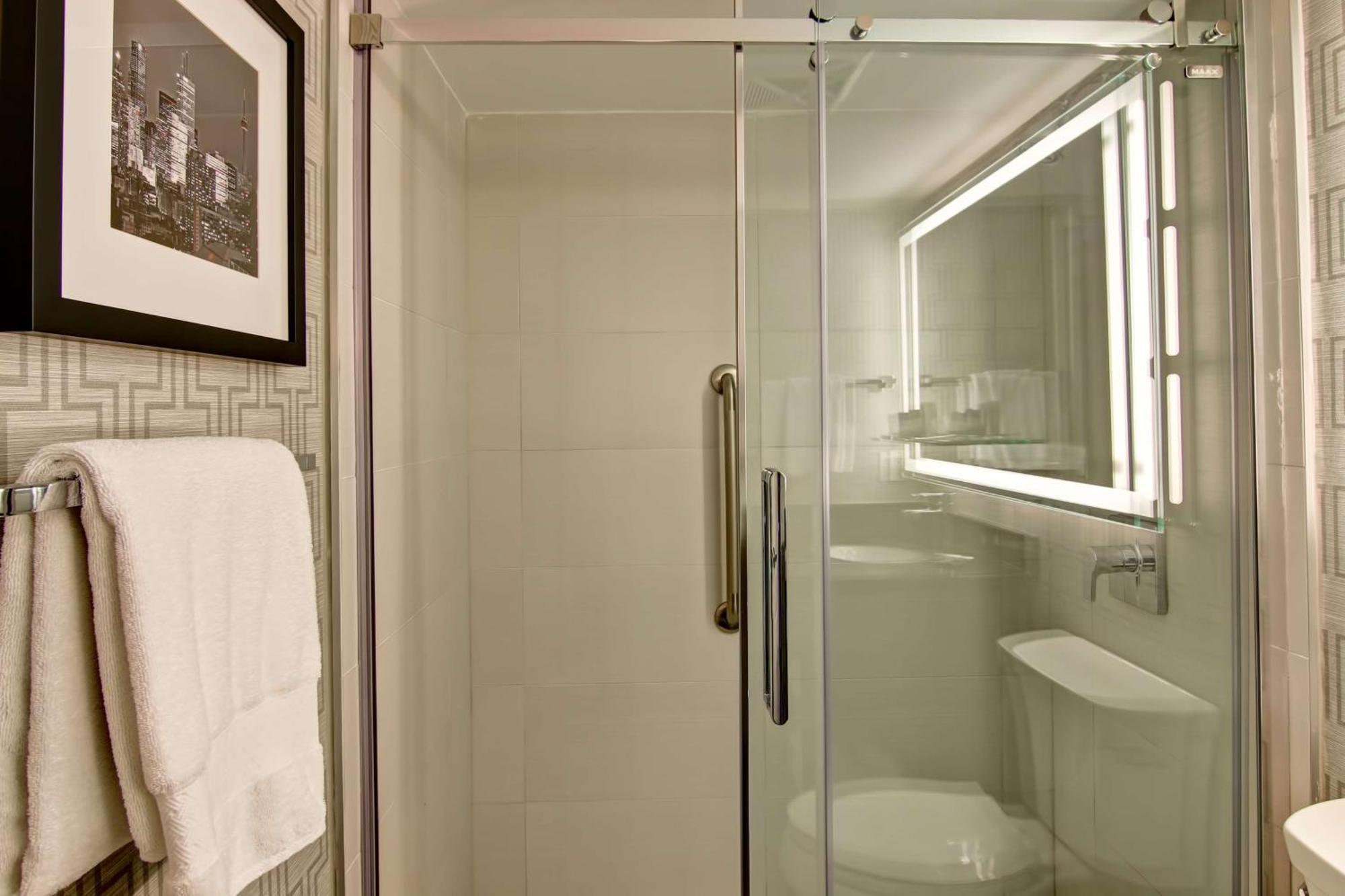 Suite Deluxe con cama extragrande y sofá cama