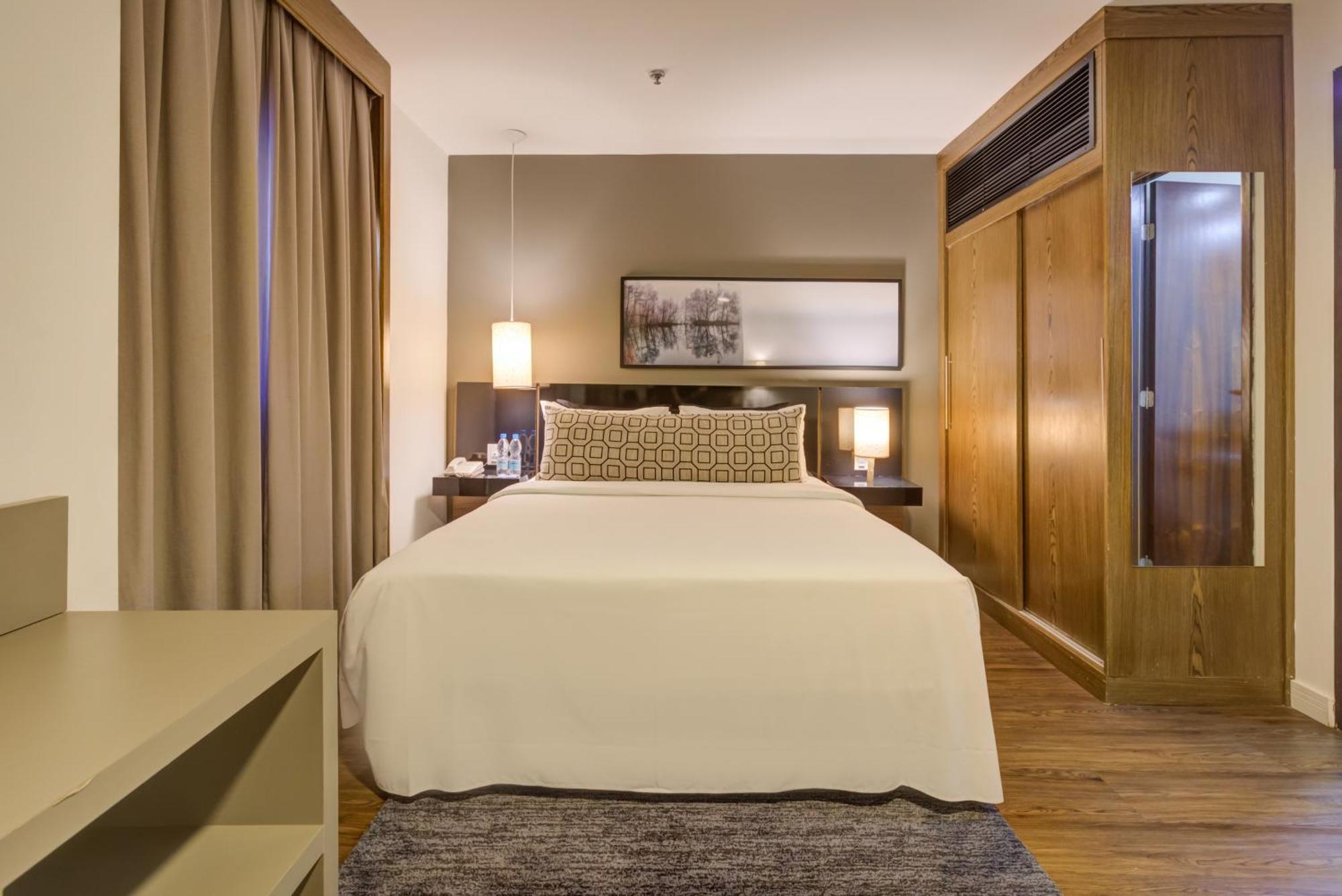 Premium Suite 1 Queen Bed Non Smoking