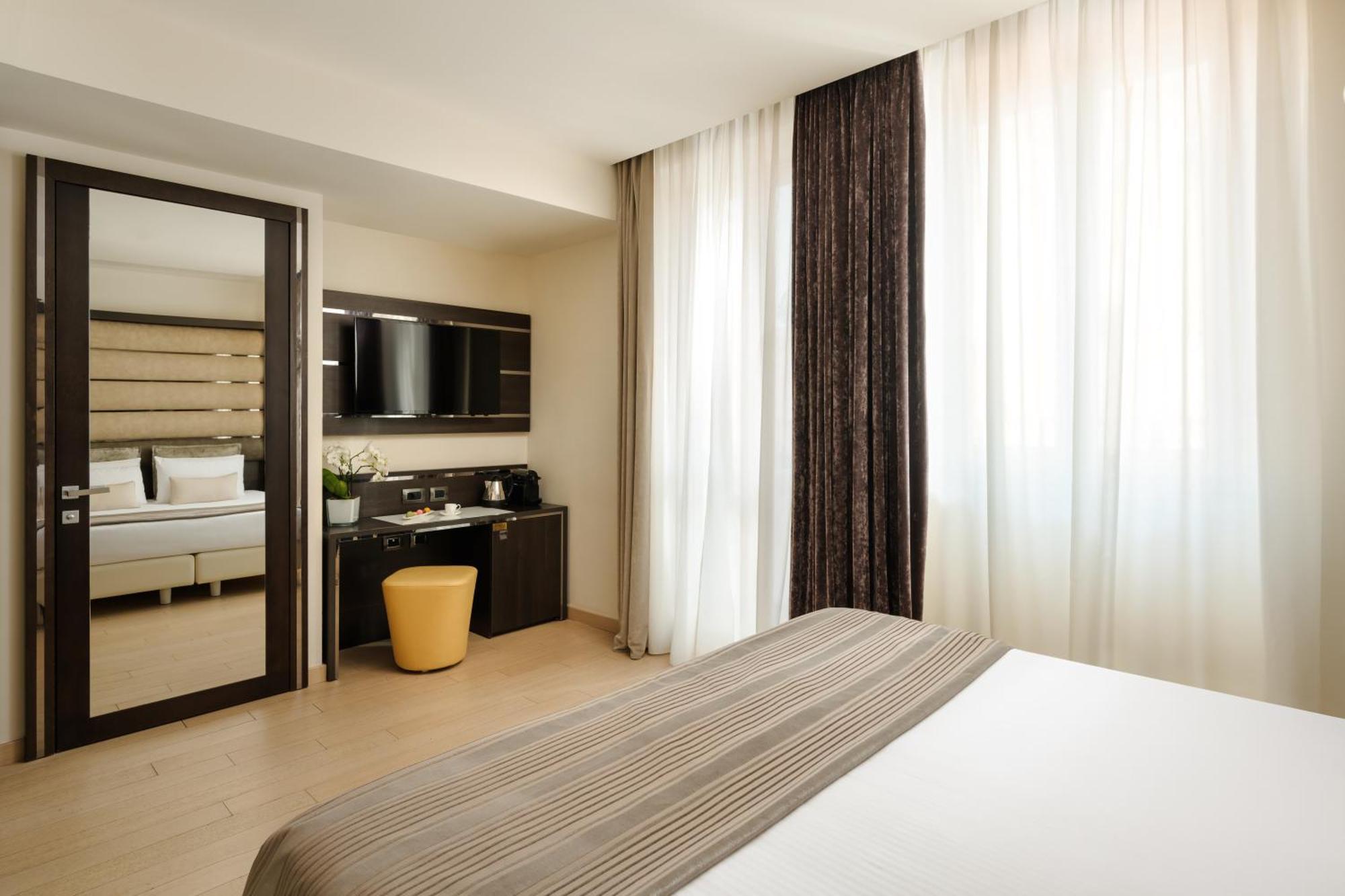Deluxe Double or Twin Room,1552031347:JPEG
