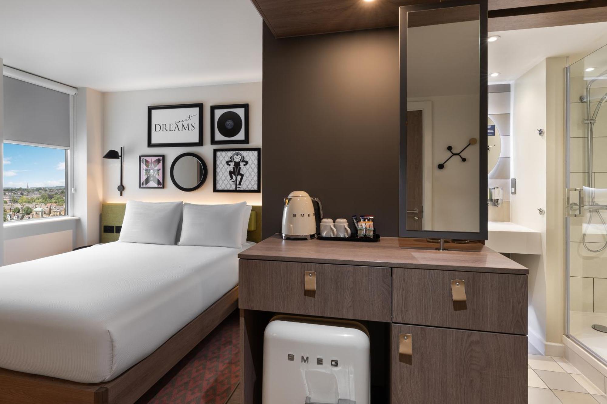 Queen Room,1552204771:JPEG