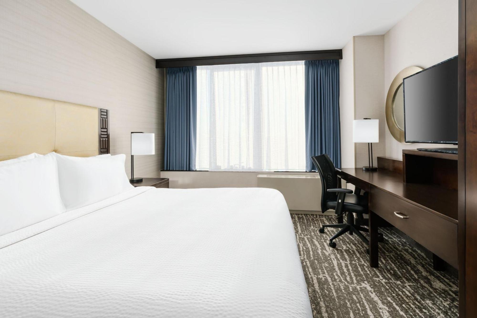 King Room City View Roll Shower Transfer Shower Mobility Access or Hearing Accessible